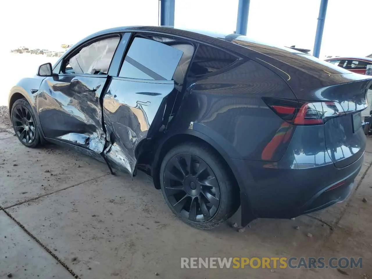 2 Photograph of a damaged car 5YJYGAEE5MF195156 TESLA MODEL Y 2021