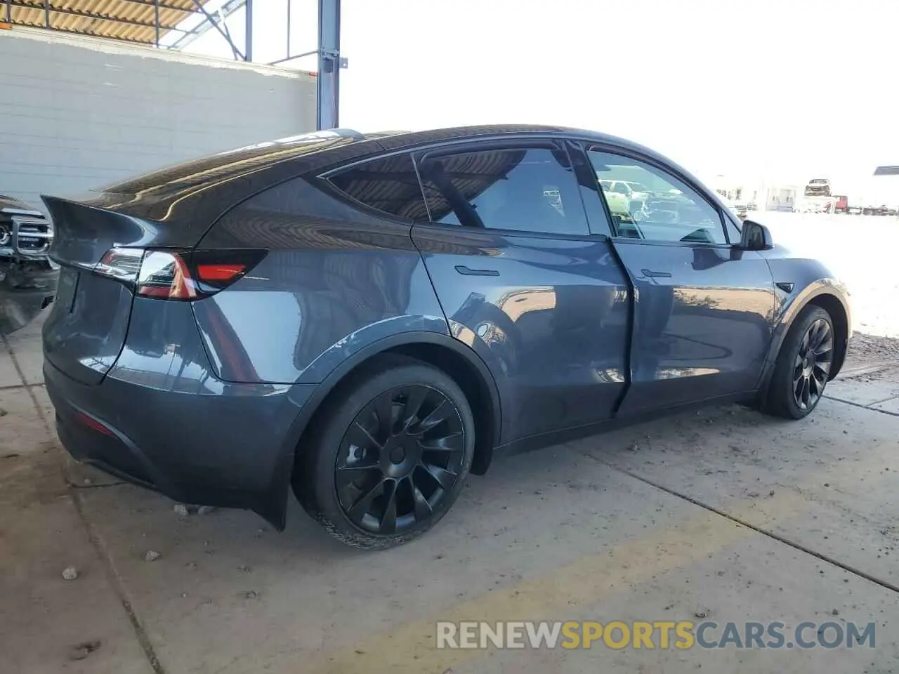 3 Photograph of a damaged car 5YJYGAEE5MF195156 TESLA MODEL Y 2021