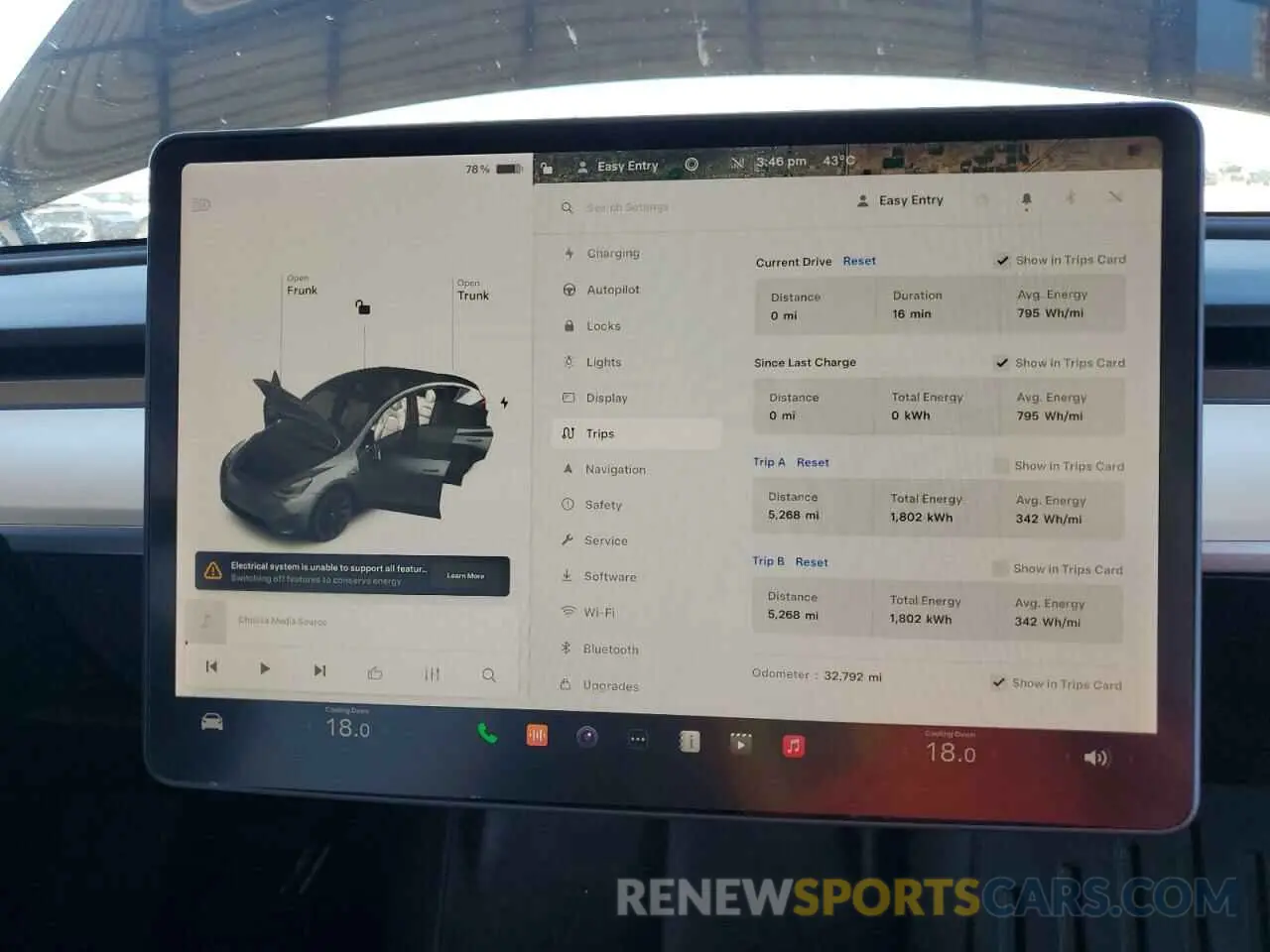 9 Photograph of a damaged car 5YJYGAEE5MF195156 TESLA MODEL Y 2021
