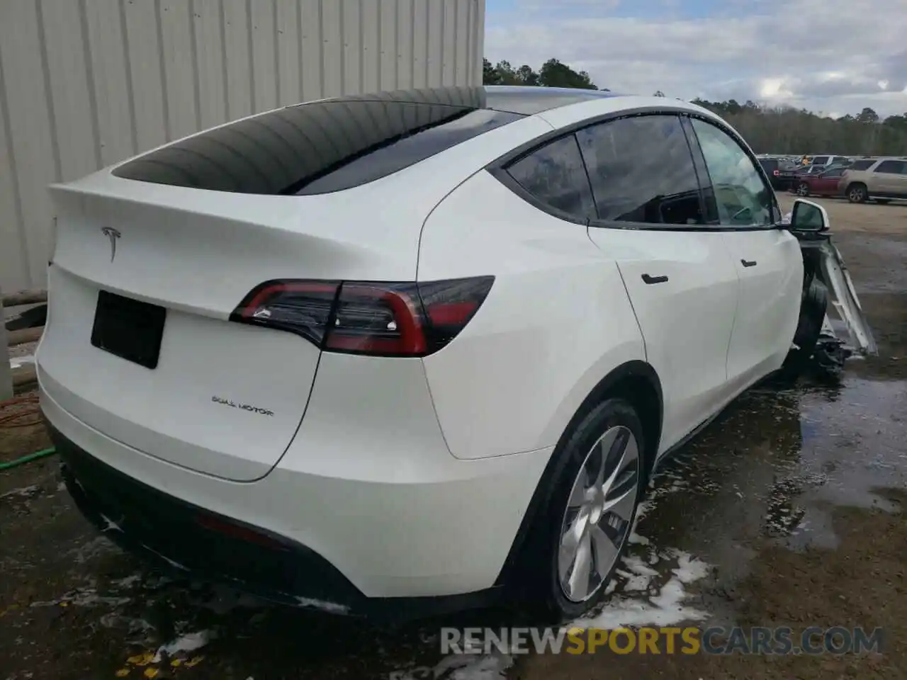 4 Photograph of a damaged car 5YJYGAEE5MF201408 TESLA MODEL Y 2021