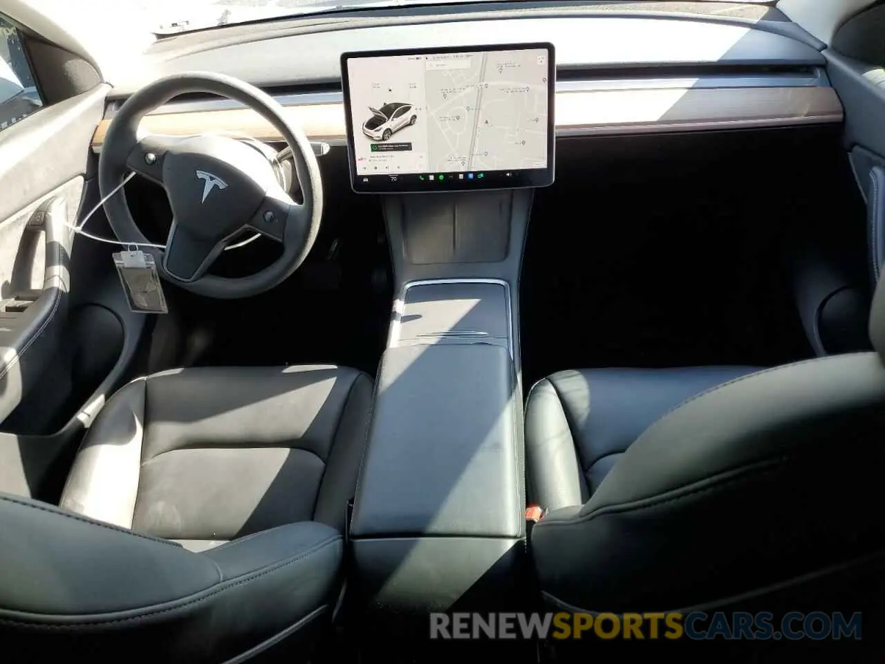 8 Photograph of a damaged car 5YJYGAEE5MF260250 TESLA MODEL Y 2021