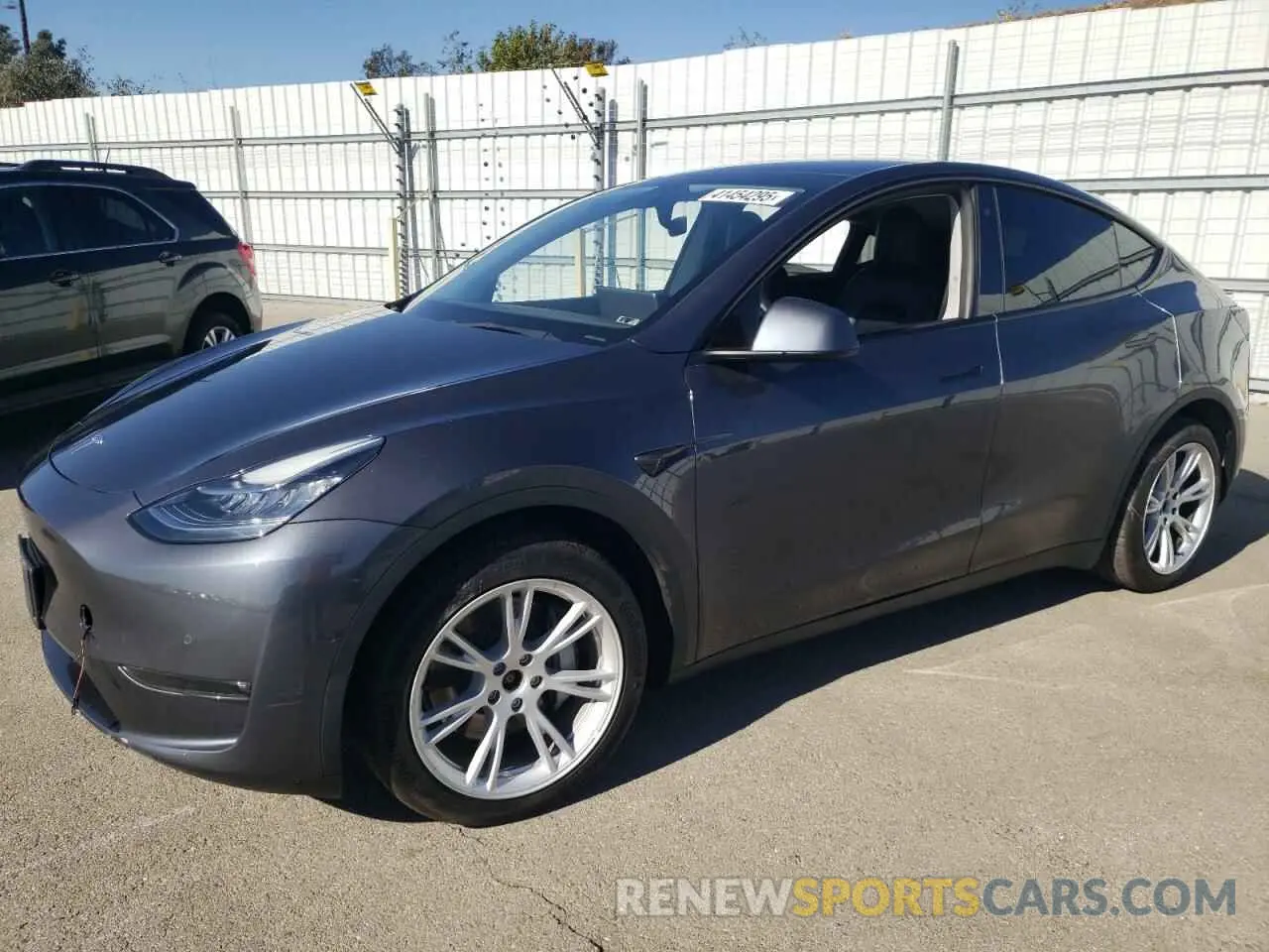 1 Photograph of a damaged car 5YJYGAEE5MF261558 TESLA MODEL Y 2021