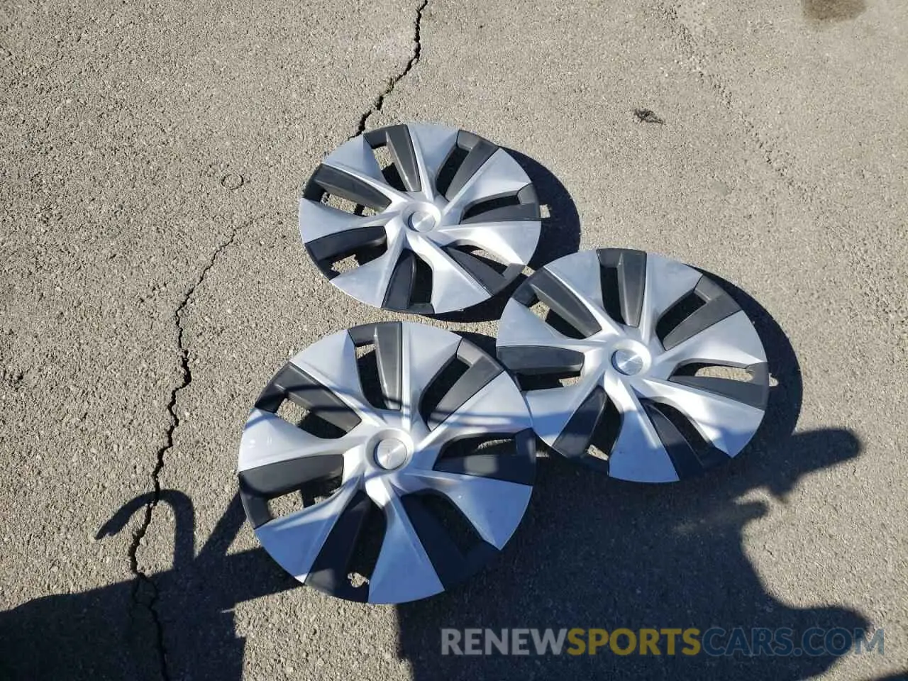 13 Photograph of a damaged car 5YJYGAEE5MF261558 TESLA MODEL Y 2021
