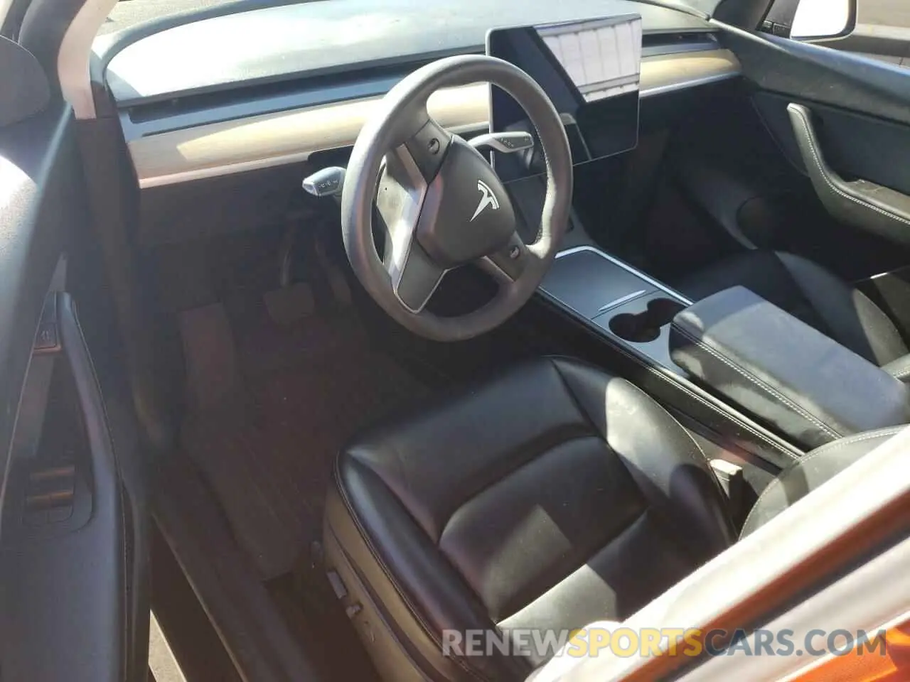 8 Photograph of a damaged car 5YJYGAEE5MF261558 TESLA MODEL Y 2021