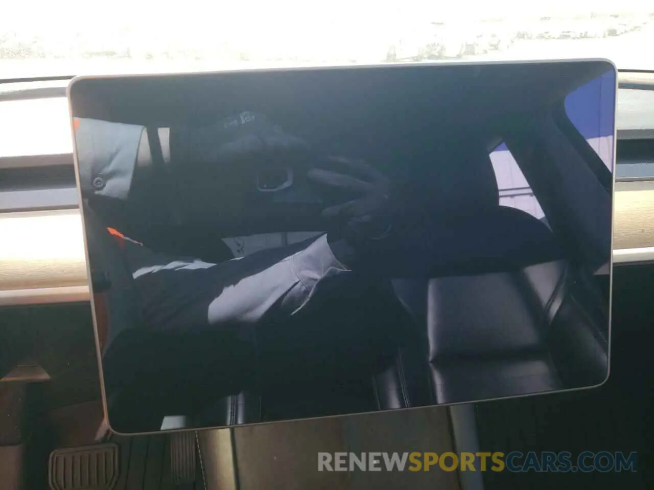 9 Photograph of a damaged car 5YJYGAEE5MF261558 TESLA MODEL Y 2021