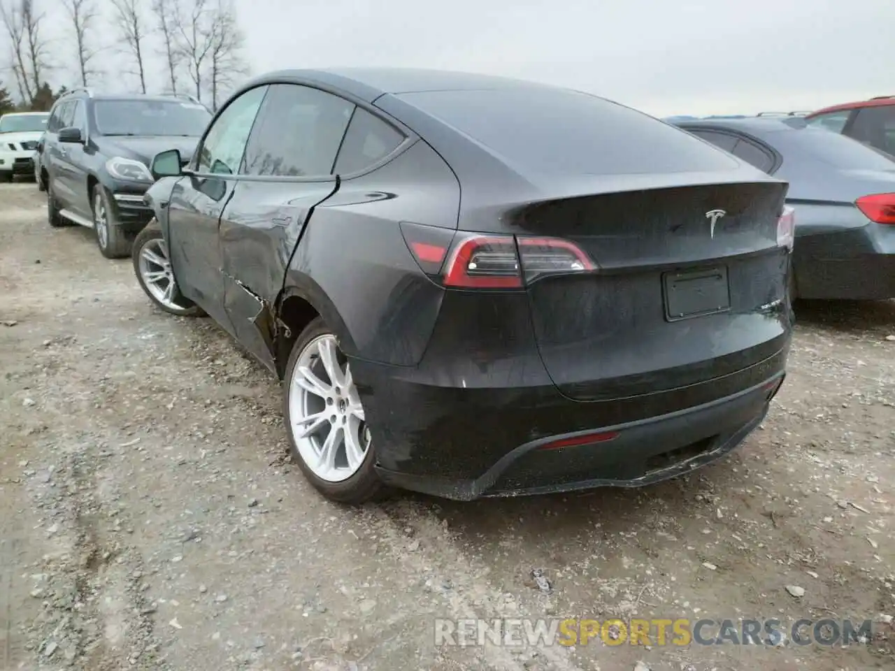 3 Photograph of a damaged car 5YJYGAEE5MF269529 TESLA MODEL Y 2021