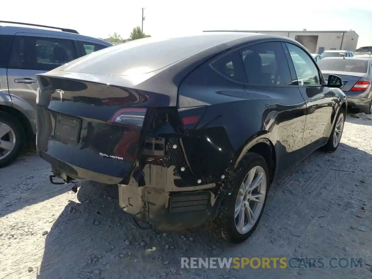 4 Photograph of a damaged car 5YJYGAEE5MF284631 TESLA MODEL Y 2021