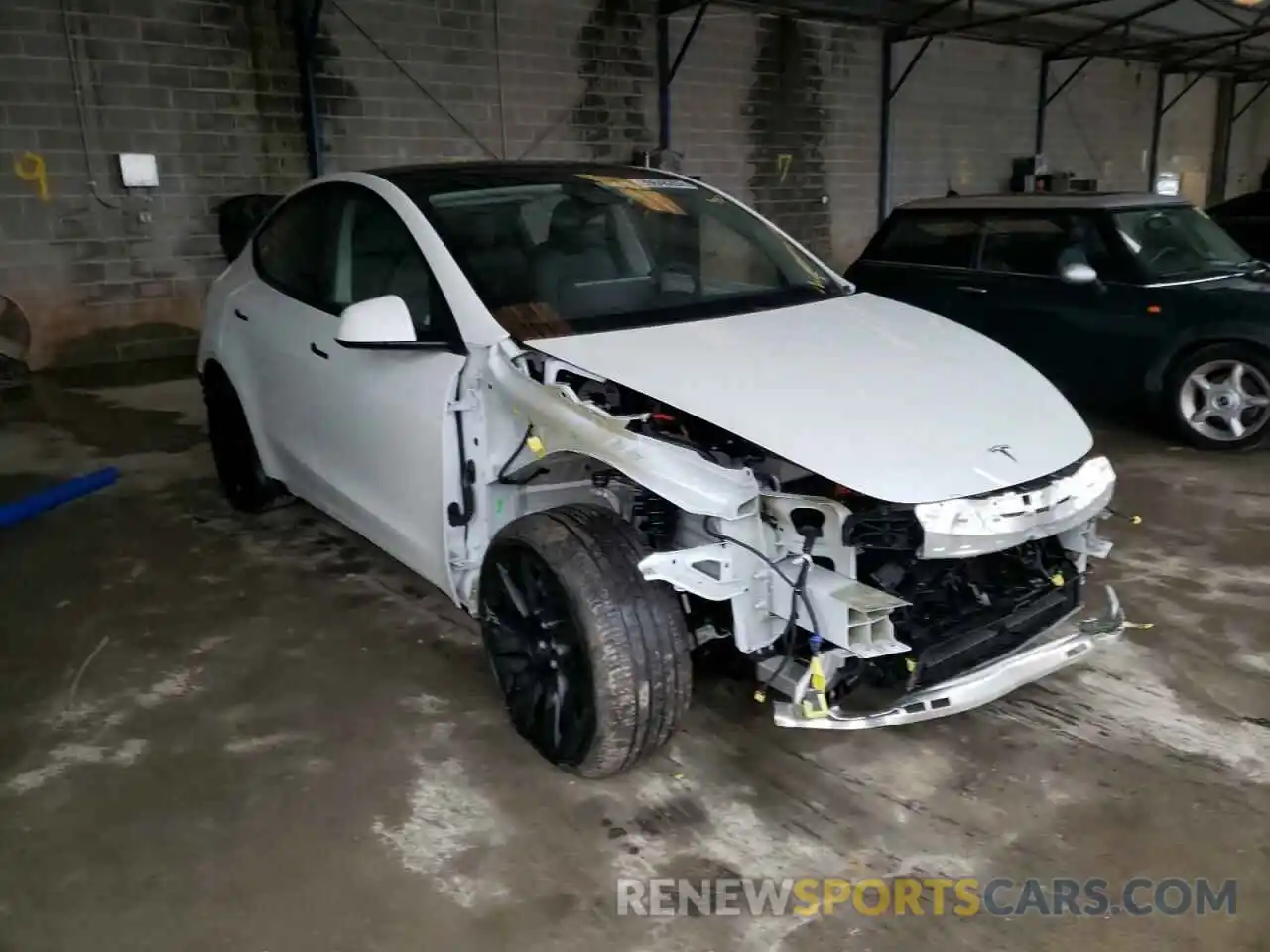 1 Photograph of a damaged car 5YJYGAEE5MF296441 TESLA MODEL Y 2021