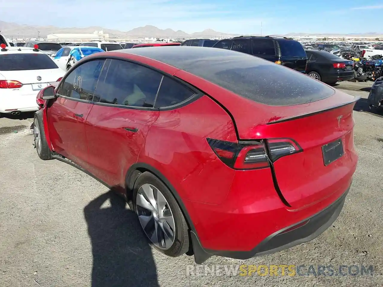 3 Photograph of a damaged car 5YJYGAEE6MF144765 TESLA MODEL Y 2021