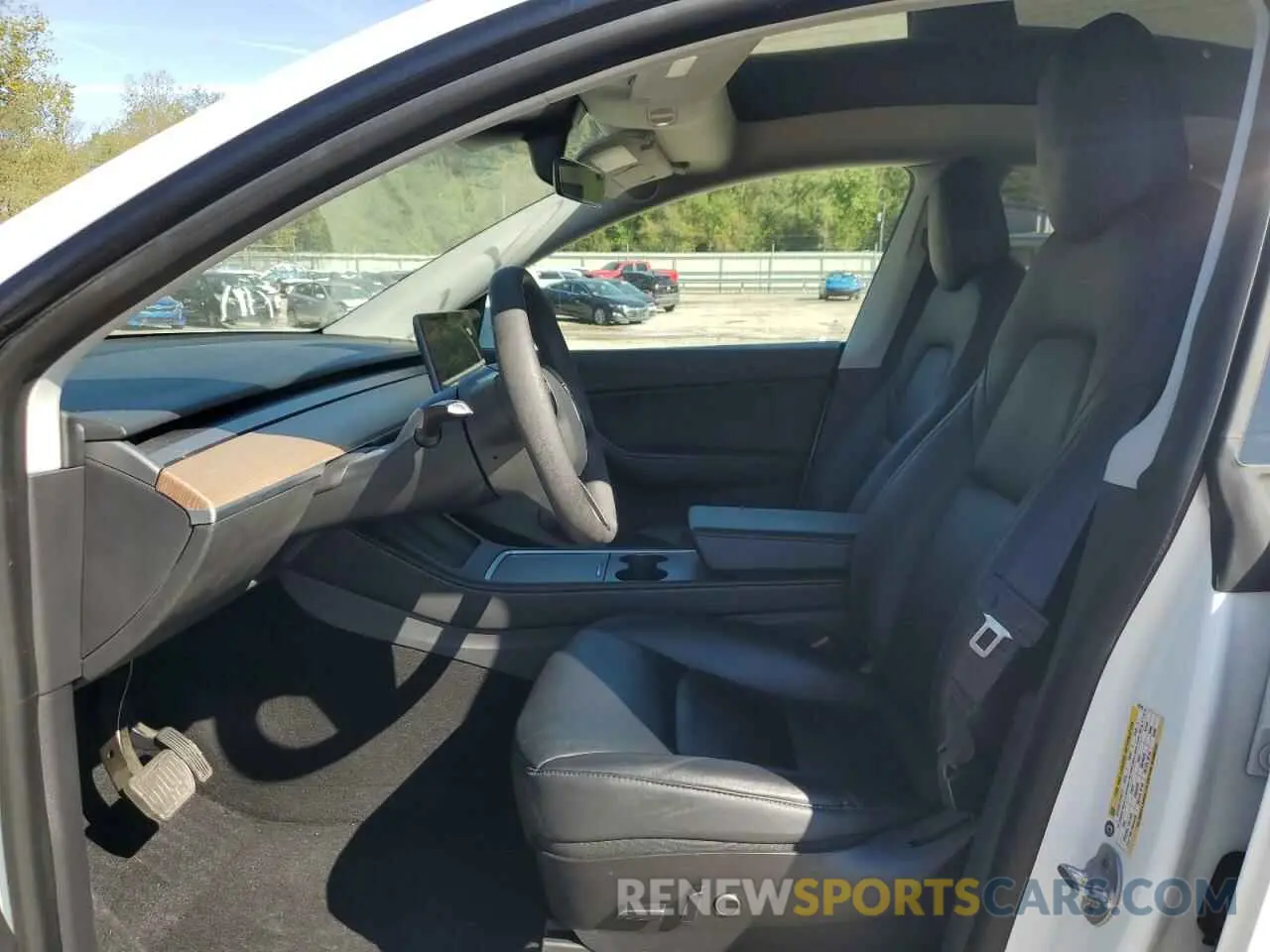 7 Photograph of a damaged car 5YJYGAEE6MF149142 TESLA MODEL Y 2021