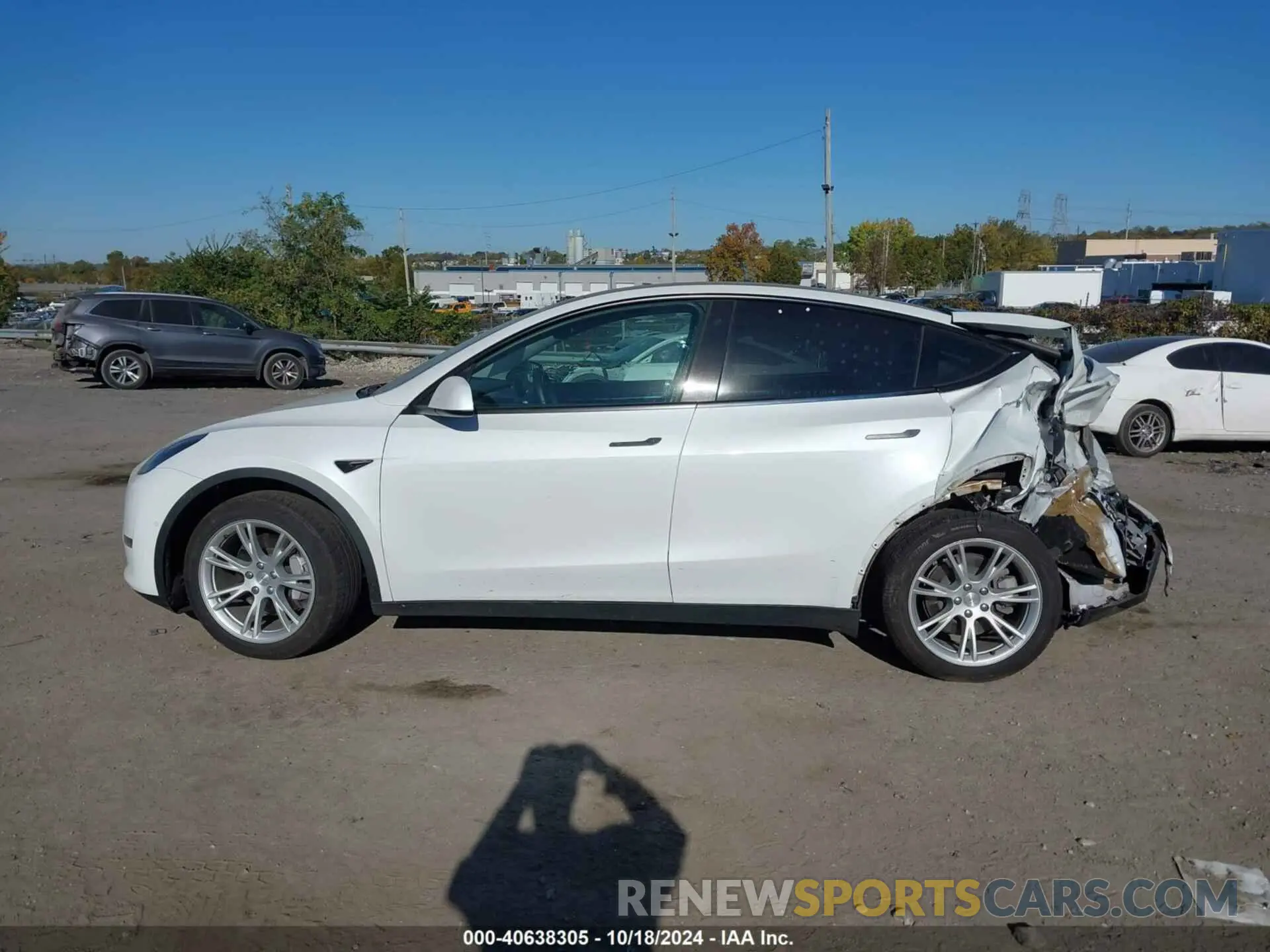 13 Photograph of a damaged car 5YJYGAEE6MF172730 TESLA MODEL Y 2021