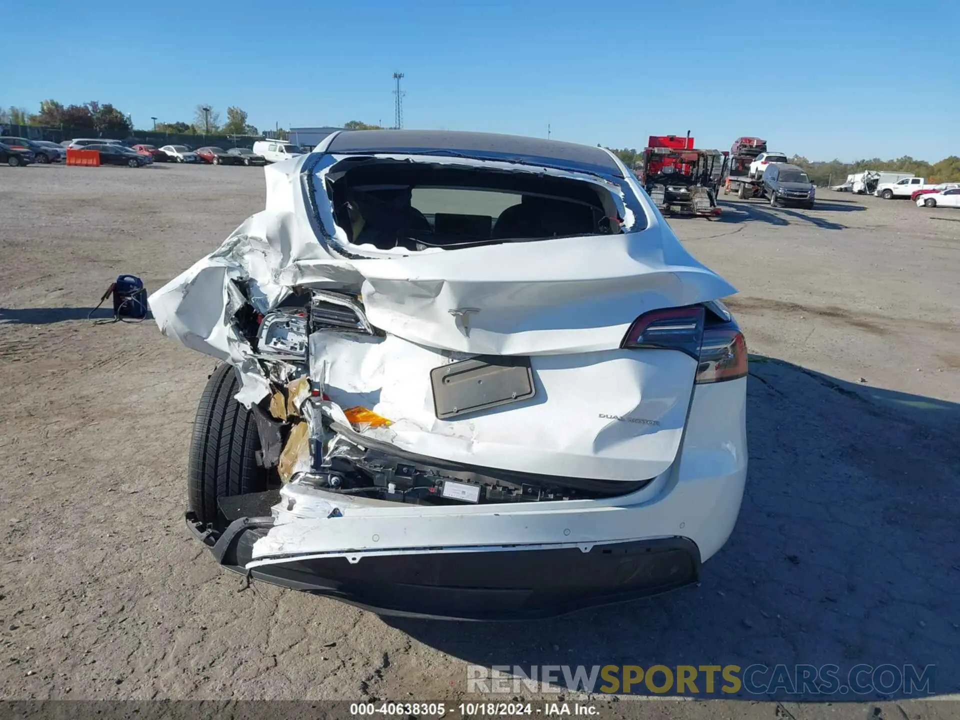 15 Photograph of a damaged car 5YJYGAEE6MF172730 TESLA MODEL Y 2021