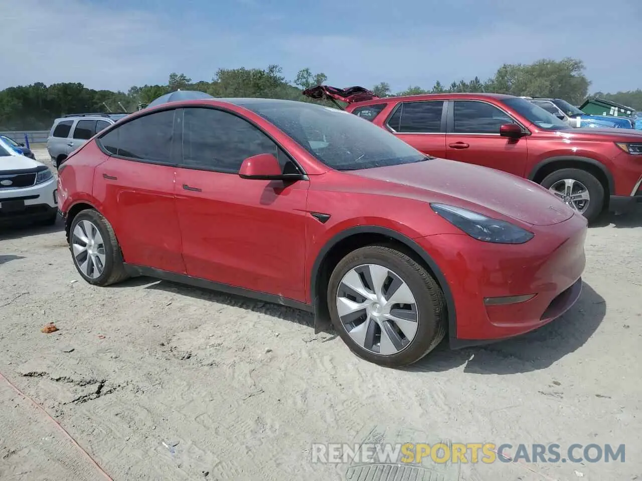 4 Photograph of a damaged car 5YJYGAEE6MF187986 TESLA MODEL Y 2021