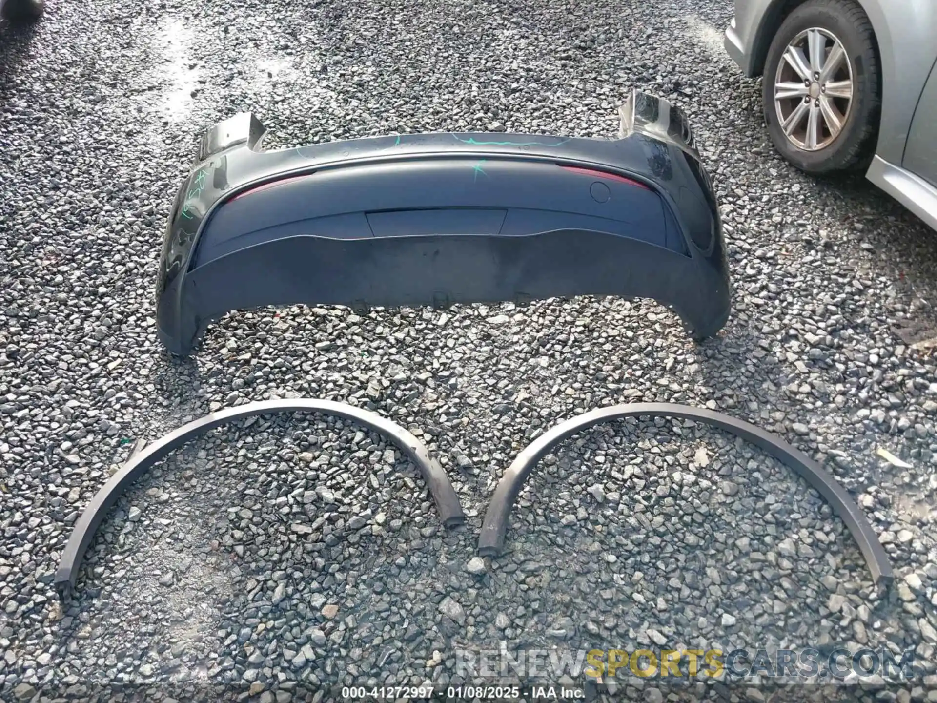 12 Photograph of a damaged car 5YJYGAEE6MF200557 TESLA MODEL Y 2021