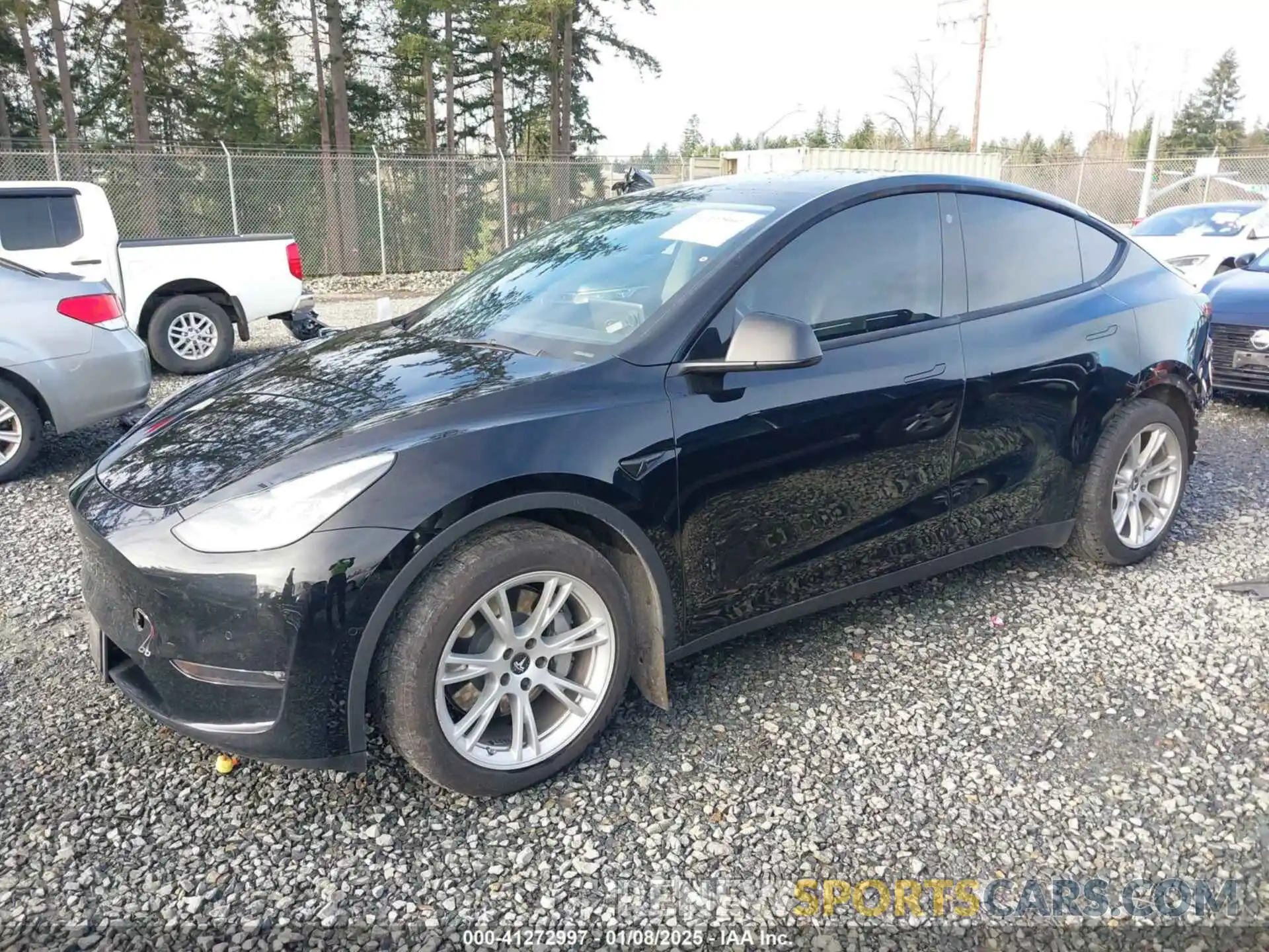 2 Photograph of a damaged car 5YJYGAEE6MF200557 TESLA MODEL Y 2021