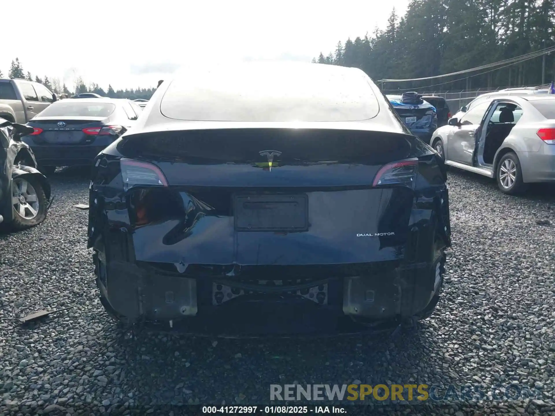 6 Photograph of a damaged car 5YJYGAEE6MF200557 TESLA MODEL Y 2021