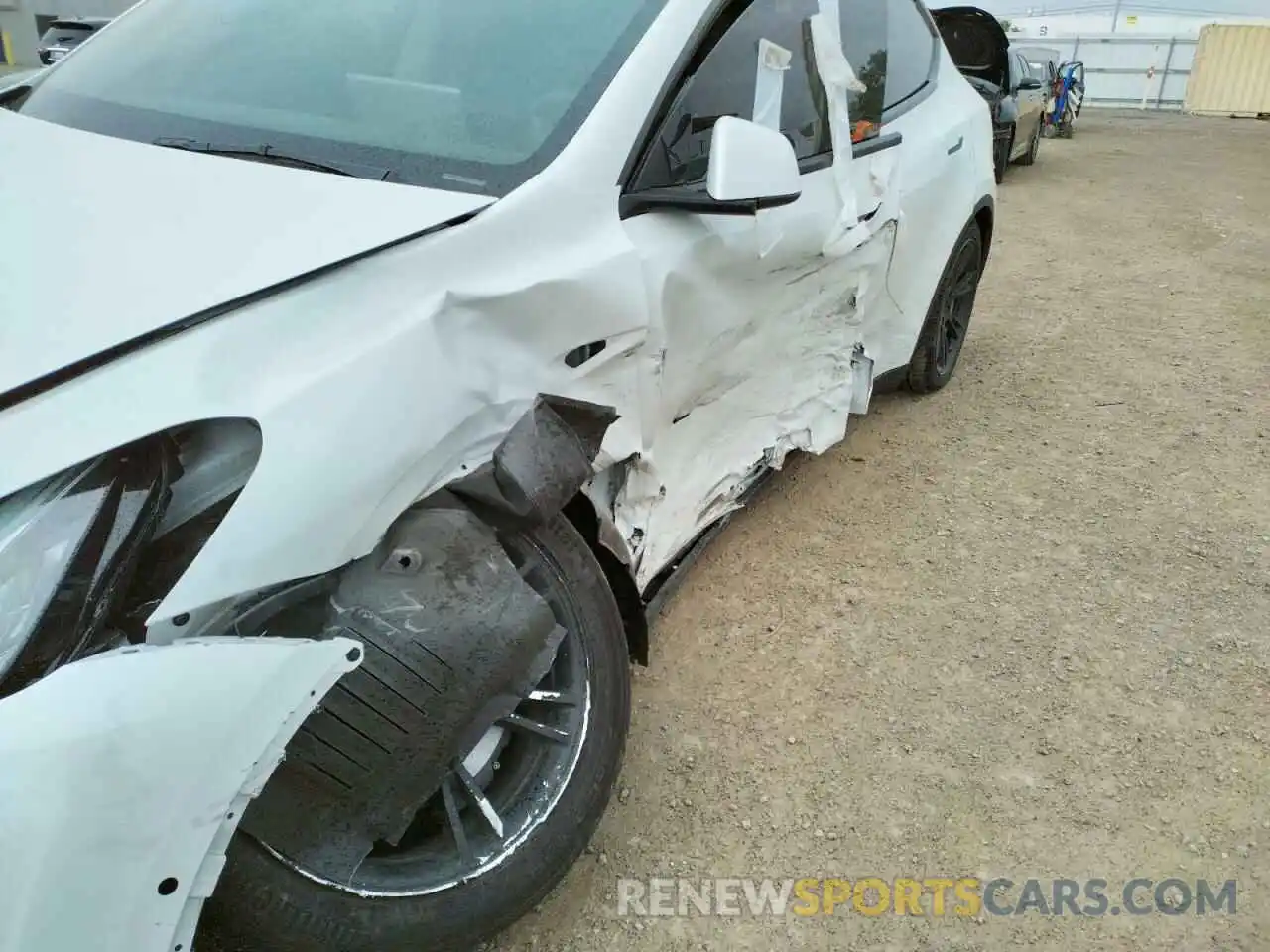 9 Photograph of a damaged car 5YJYGAEE6MF200638 TESLA MODEL Y 2021