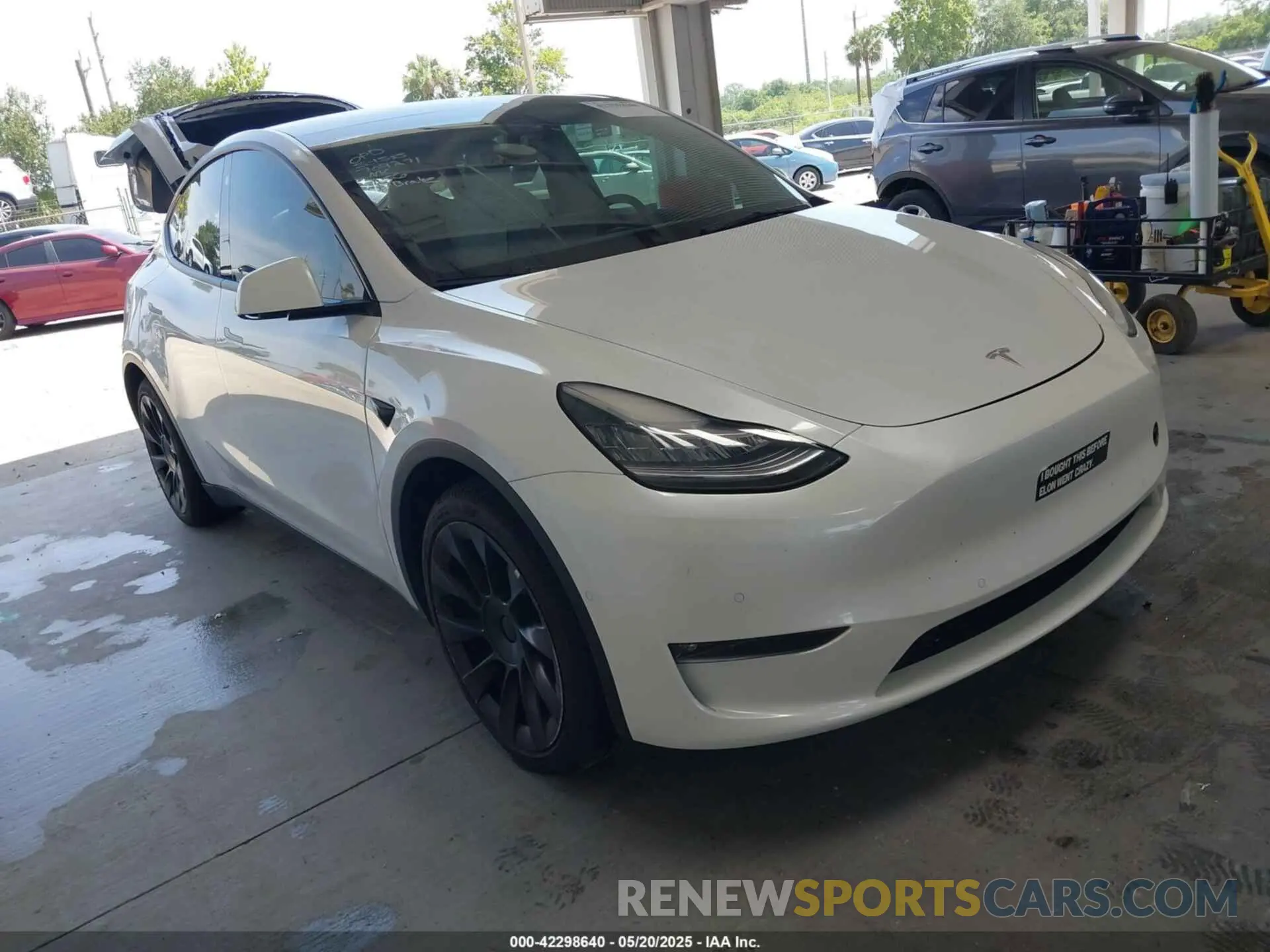 1 Photograph of a damaged car 5YJYGAEE6MF202406 TESLA MODEL Y 2021