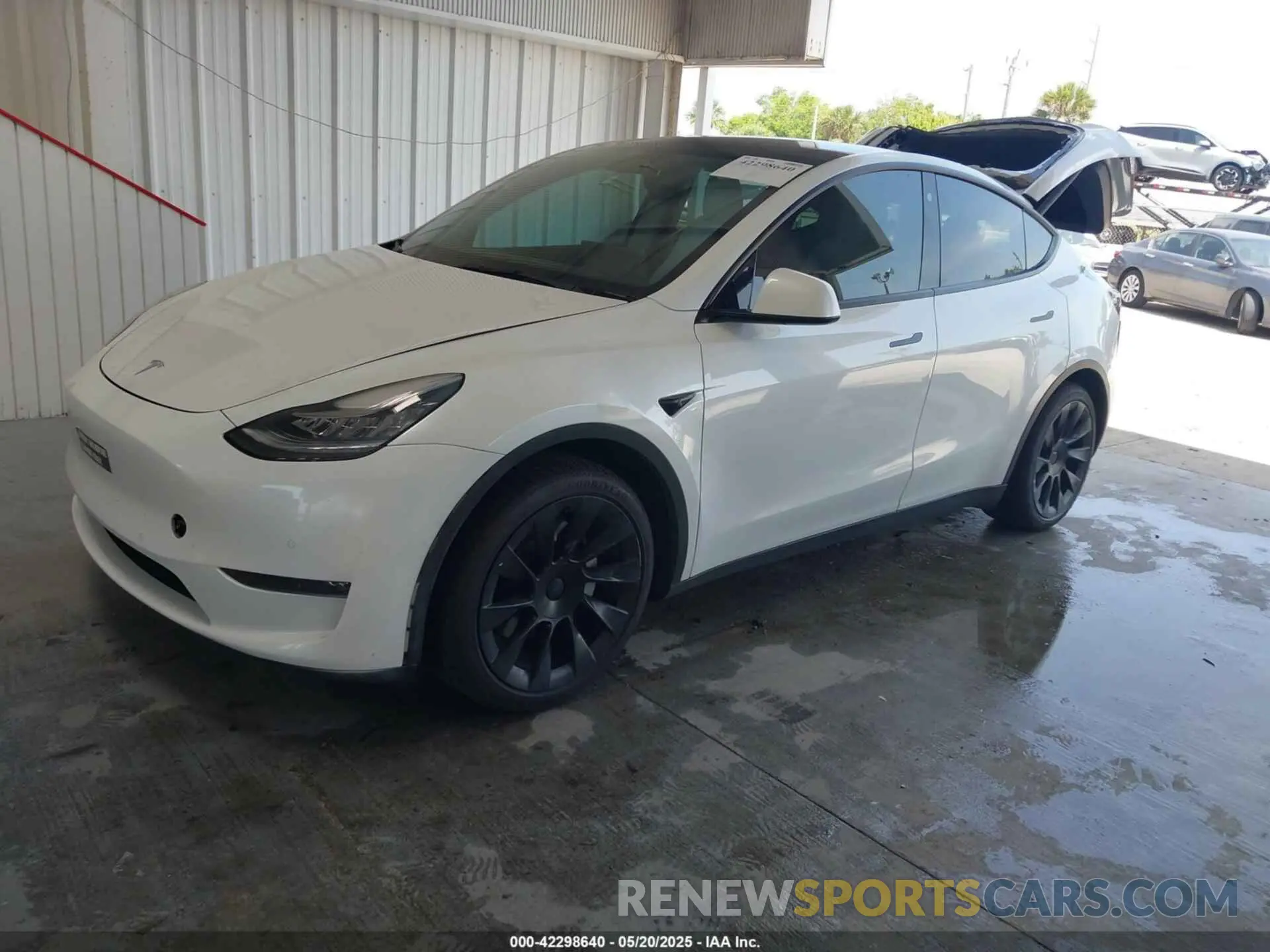 2 Photograph of a damaged car 5YJYGAEE6MF202406 TESLA MODEL Y 2021