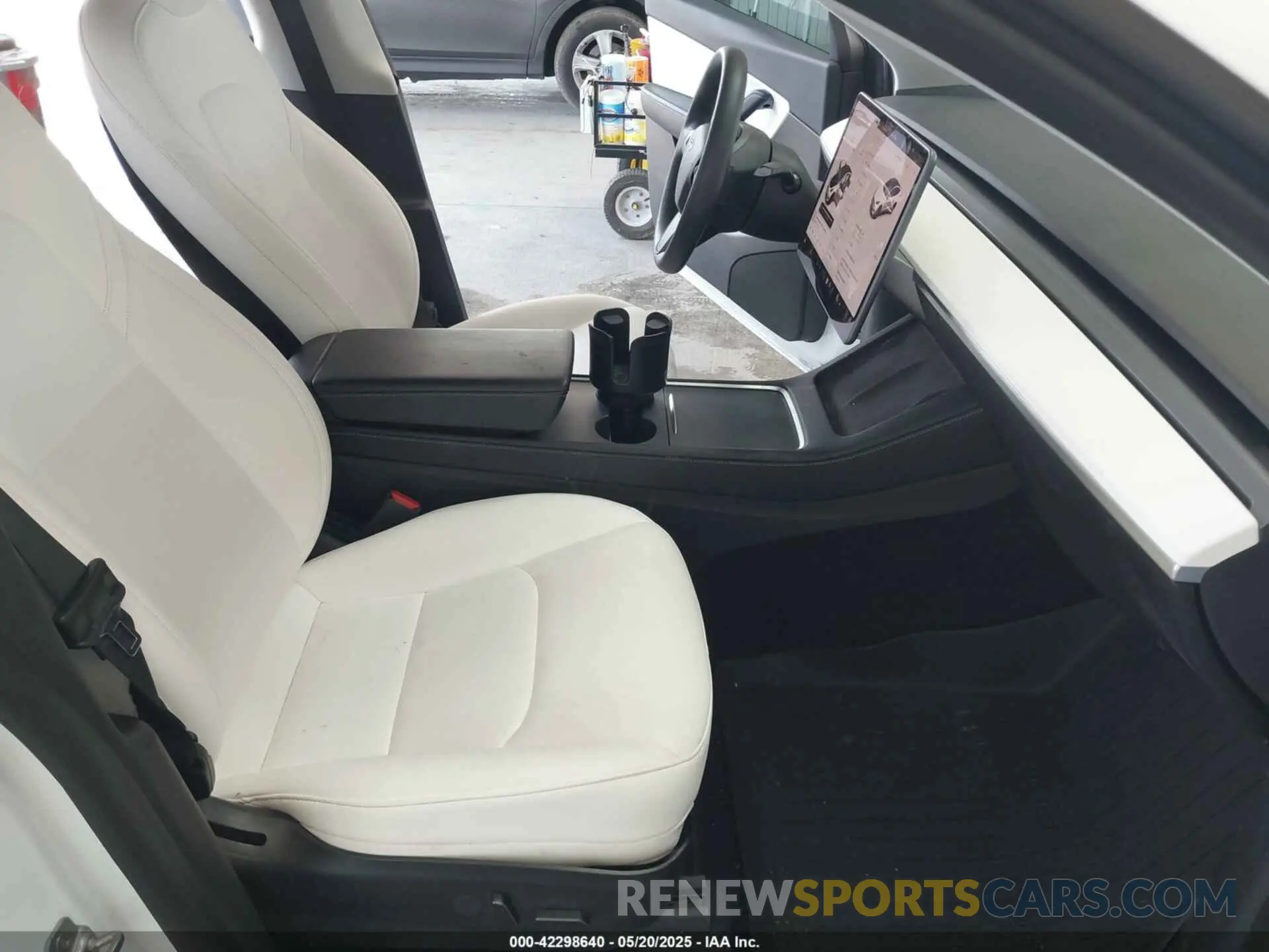 5 Photograph of a damaged car 5YJYGAEE6MF202406 TESLA MODEL Y 2021