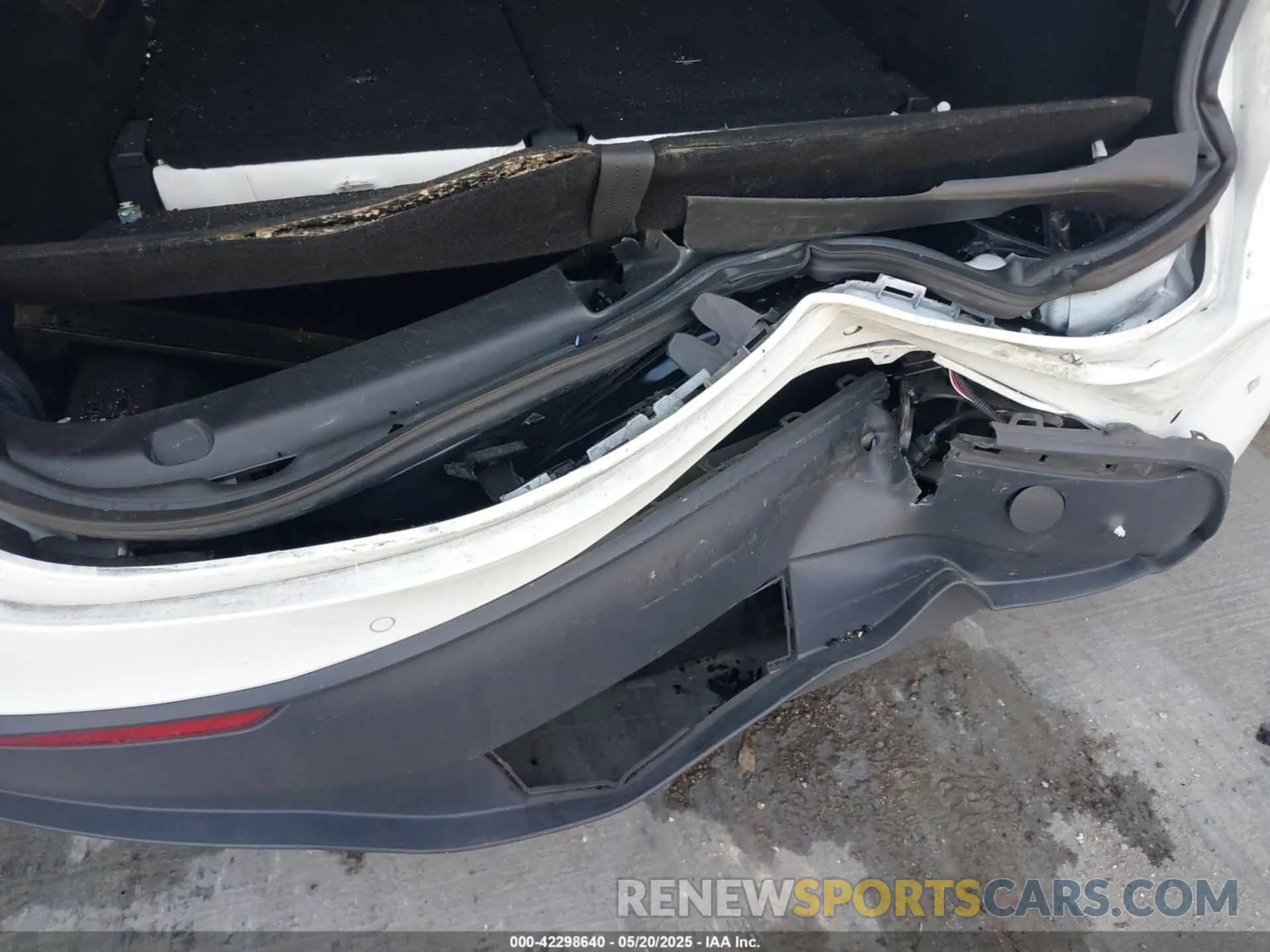 6 Photograph of a damaged car 5YJYGAEE6MF202406 TESLA MODEL Y 2021