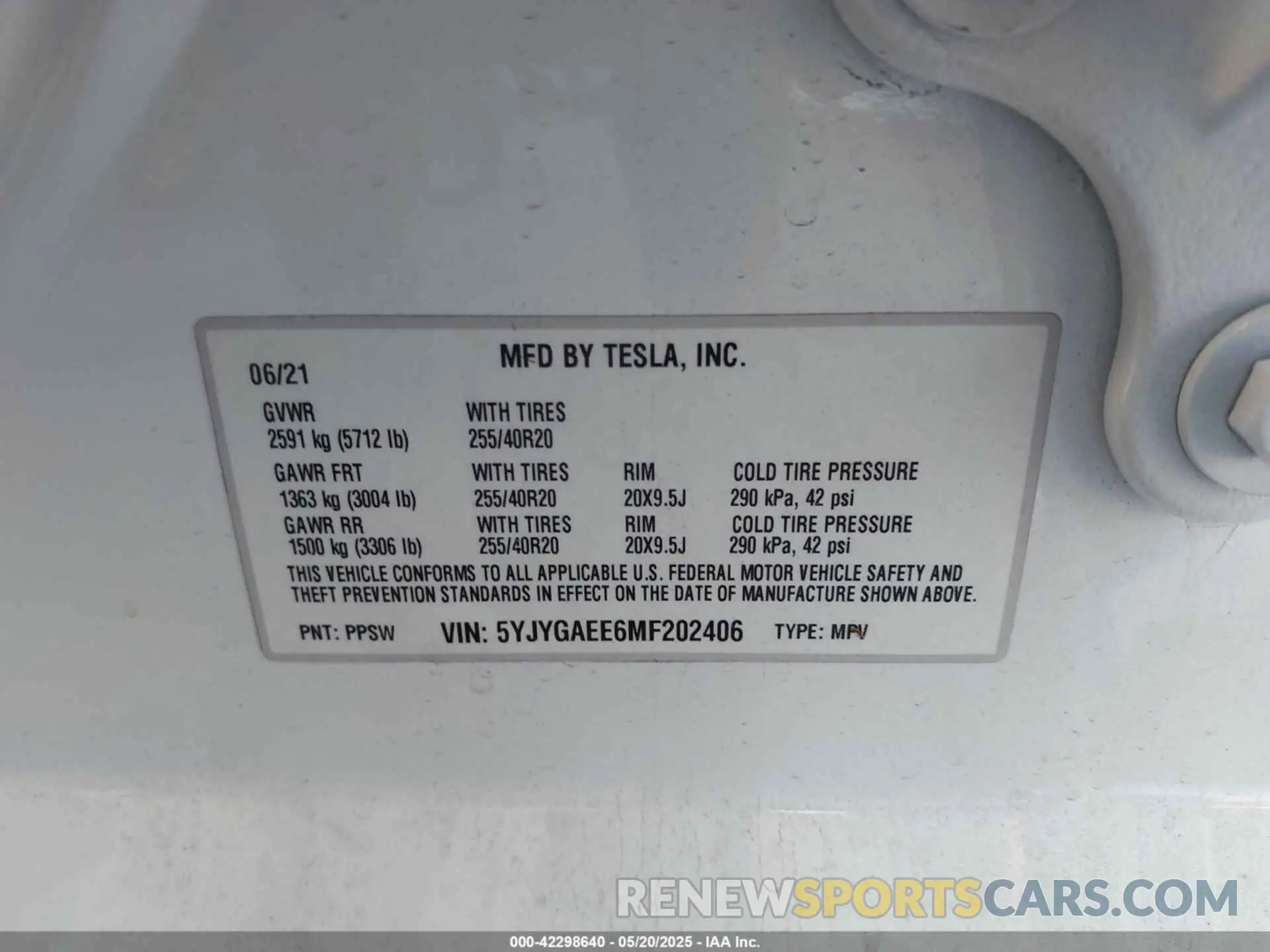 9 Photograph of a damaged car 5YJYGAEE6MF202406 TESLA MODEL Y 2021