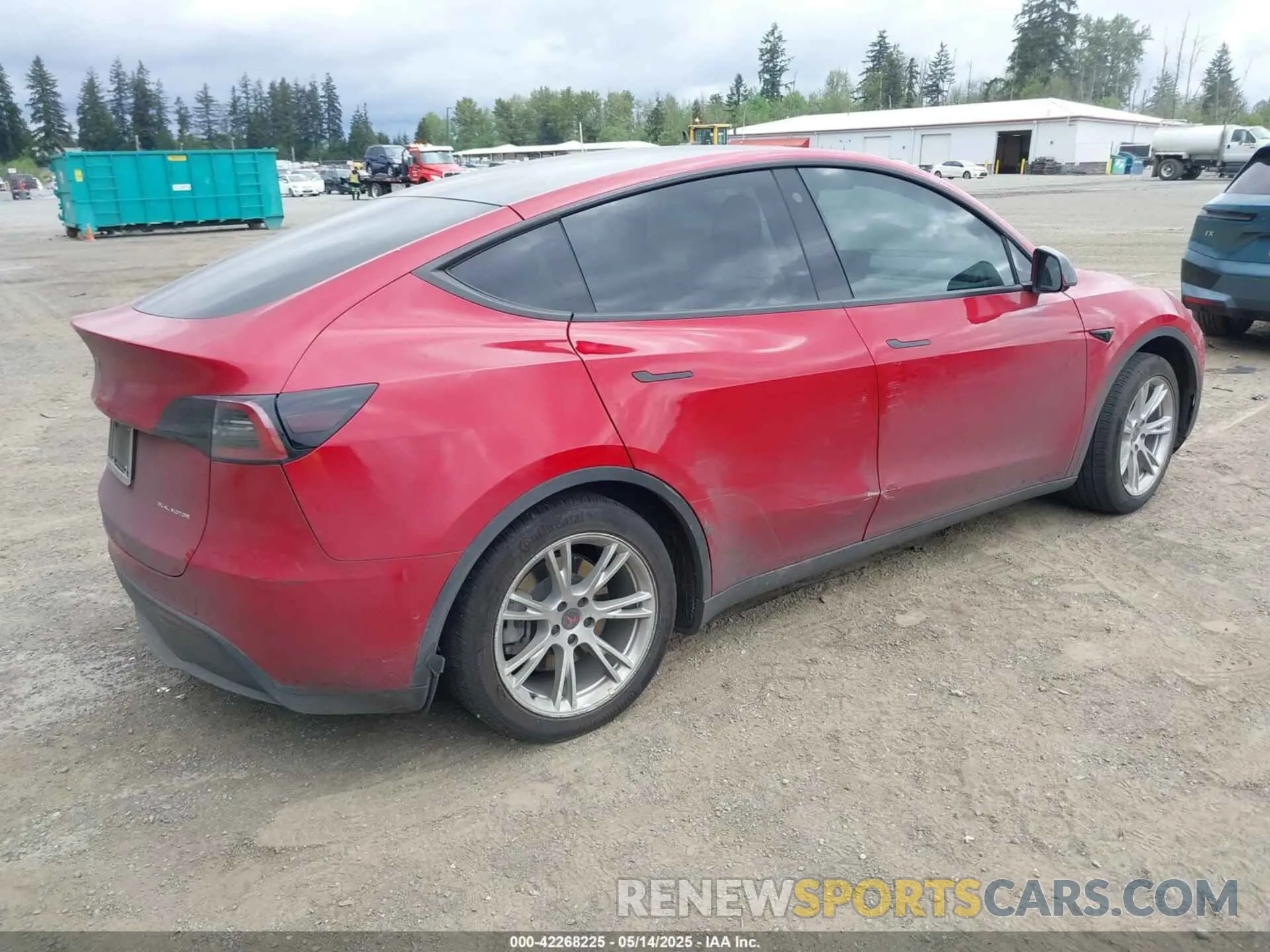 4 Photograph of a damaged car 5YJYGAEE6MF205256 TESLA MODEL Y 2021