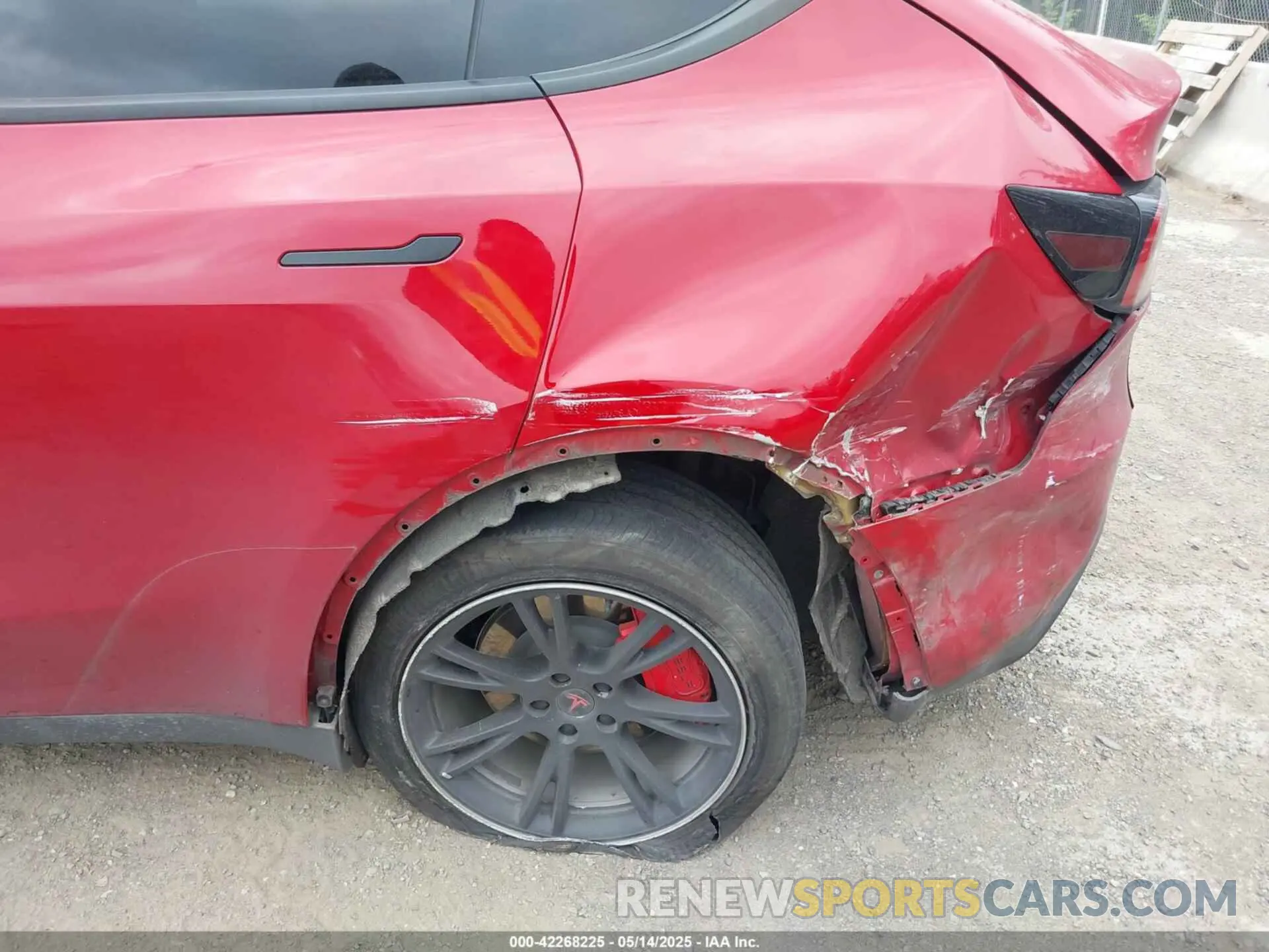 6 Photograph of a damaged car 5YJYGAEE6MF205256 TESLA MODEL Y 2021
