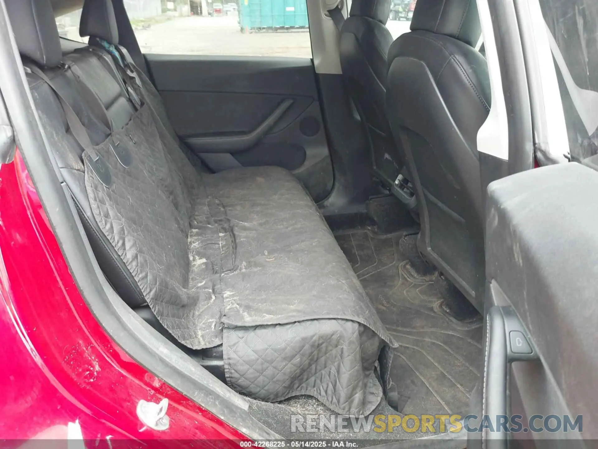 8 Photograph of a damaged car 5YJYGAEE6MF205256 TESLA MODEL Y 2021