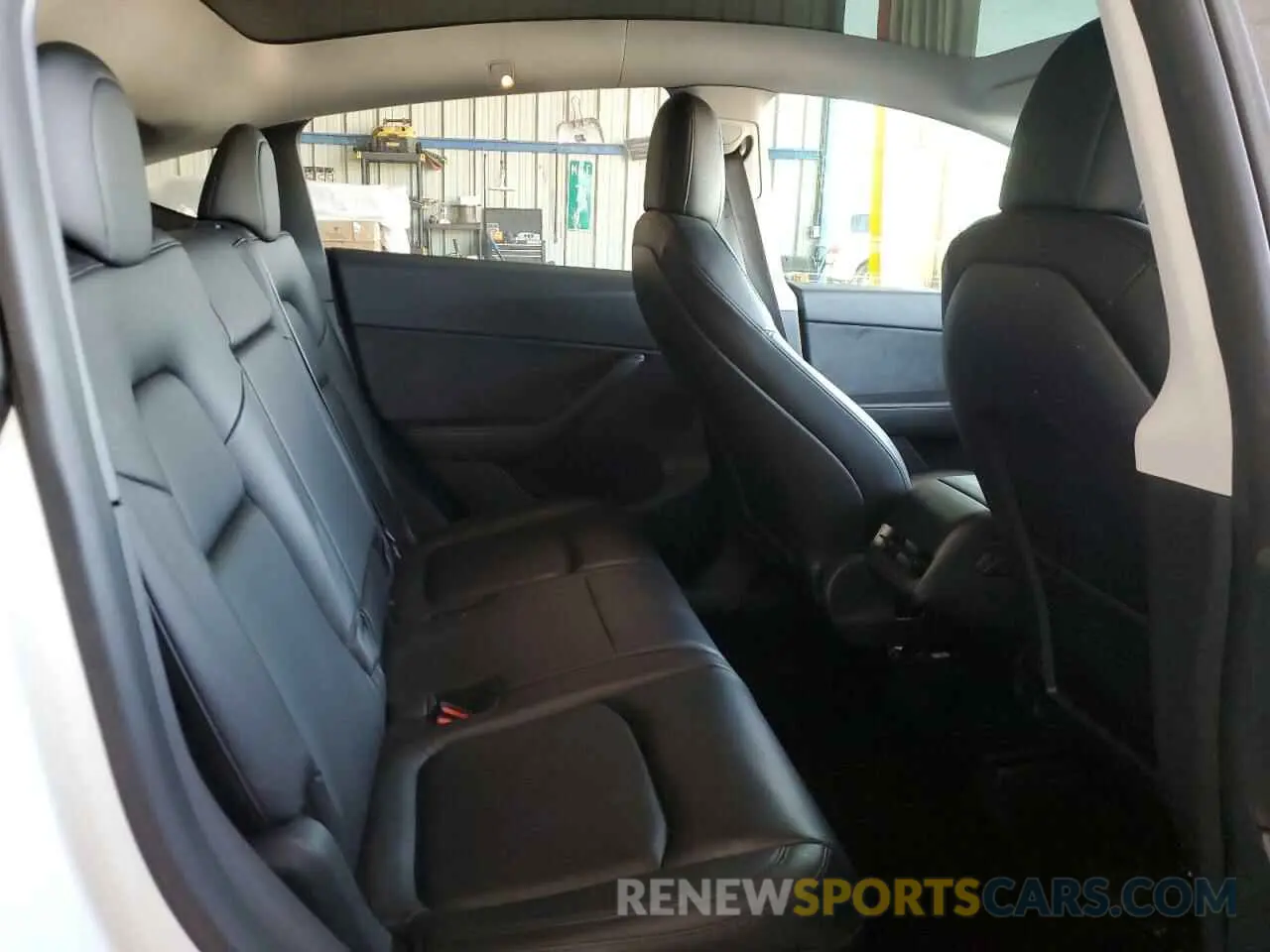 10 Photograph of a damaged car 5YJYGAEE6MF207315 TESLA MODEL Y 2021