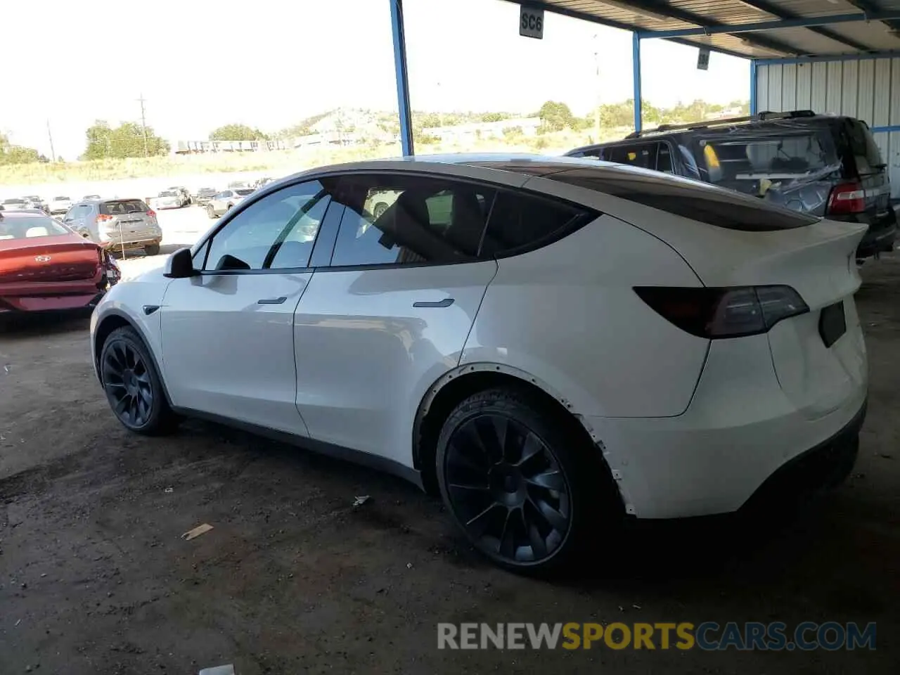 2 Photograph of a damaged car 5YJYGAEE6MF207315 TESLA MODEL Y 2021