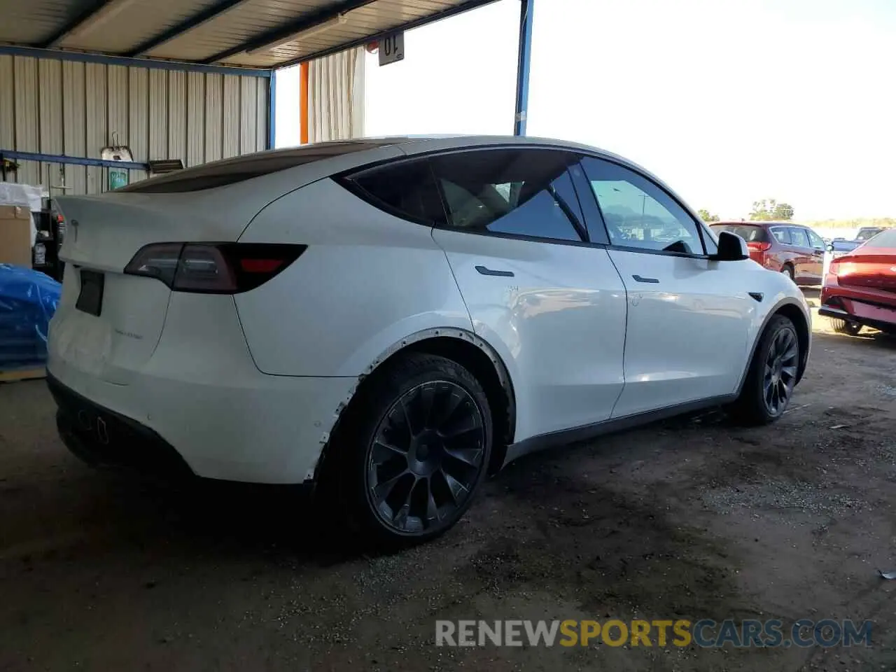 3 Photograph of a damaged car 5YJYGAEE6MF207315 TESLA MODEL Y 2021