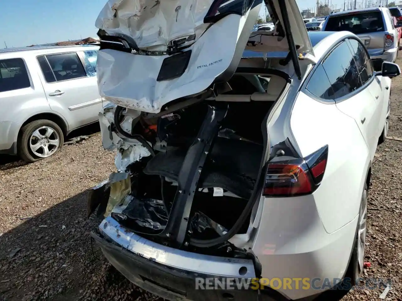 9 Photograph of a damaged car 5YJYGAEE6MF211395 TESLA MODEL Y 2021