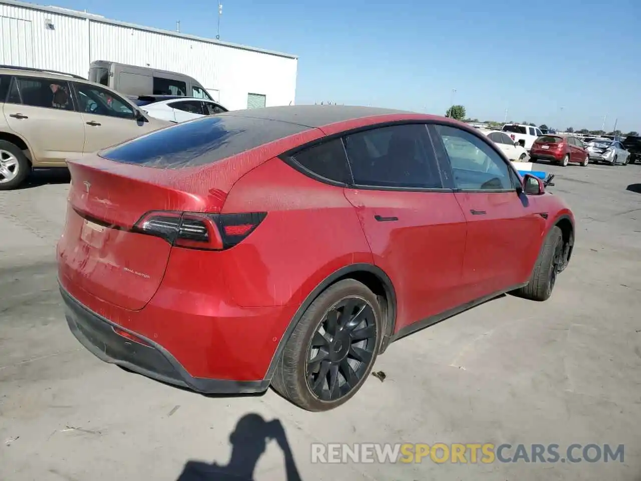 3 Photograph of a damaged car 5YJYGAEE6MF222767 TESLA MODEL Y 2021