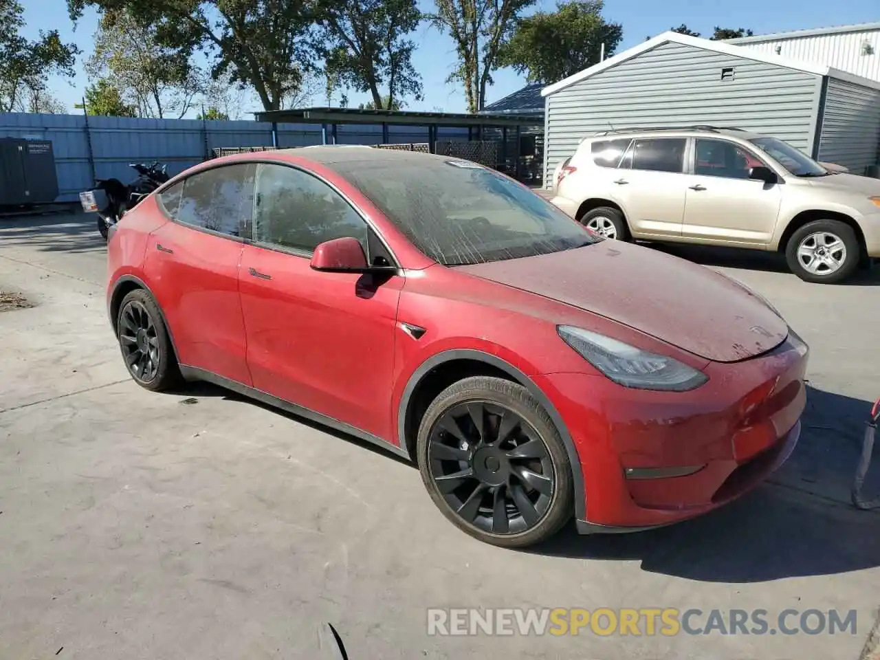 4 Photograph of a damaged car 5YJYGAEE6MF222767 TESLA MODEL Y 2021