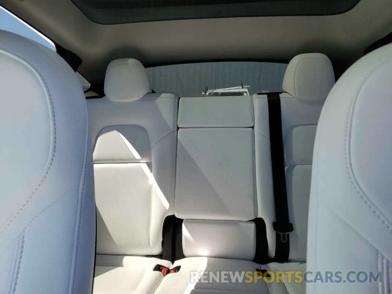 10 Photograph of a damaged car 5YJYGAEE6MF264727 TESLA MODEL Y 2021