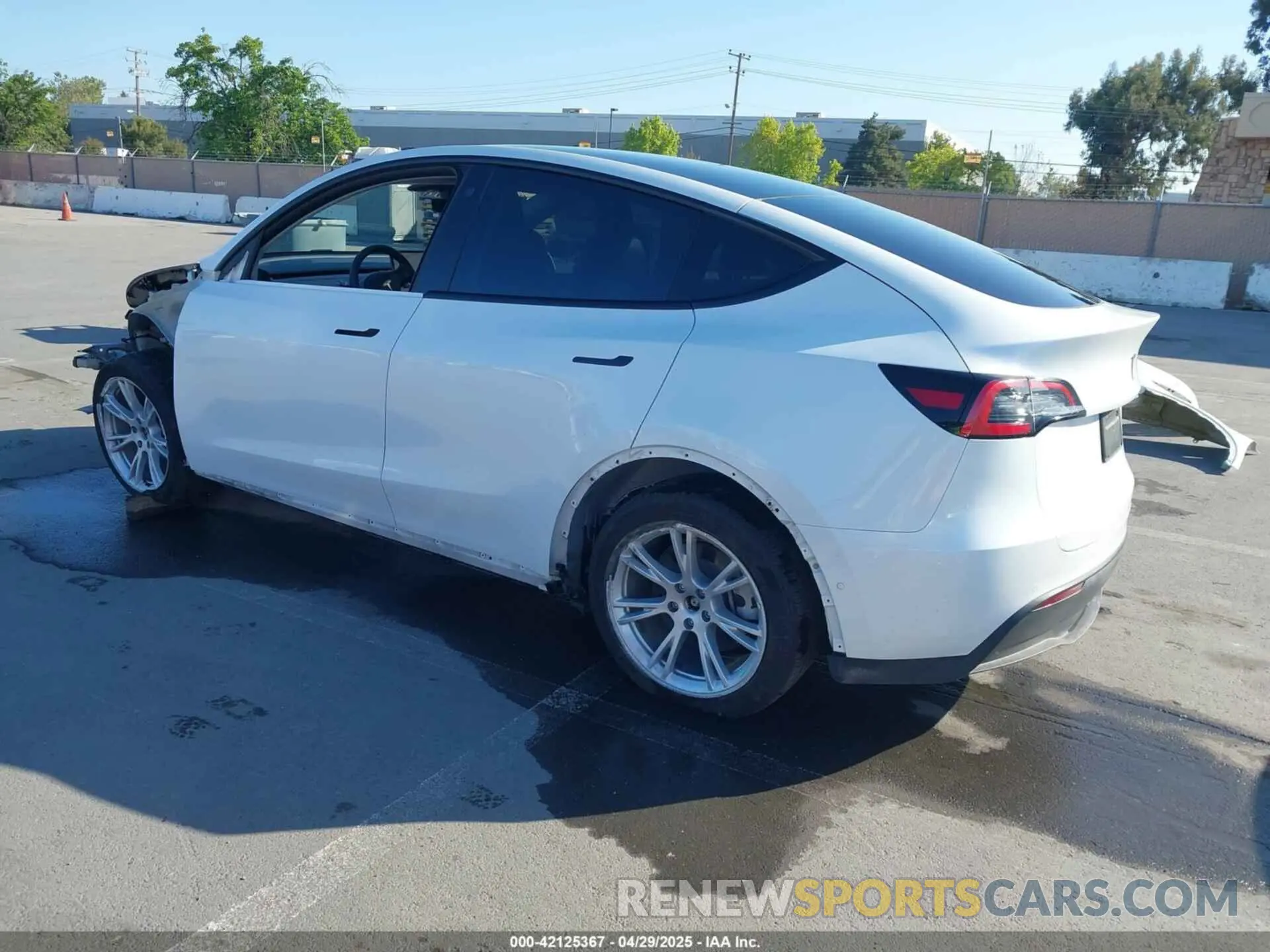 3 Photograph of a damaged car 5YJYGAEE6MF281799 TESLA MODEL Y 2021