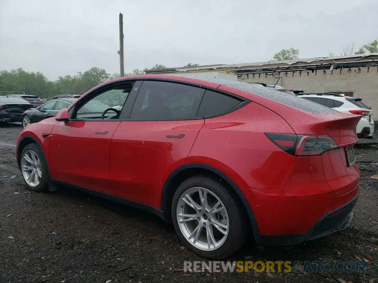 2 Photograph of a damaged car 5YJYGAEE6MF286601 TESLA MODEL Y 2021