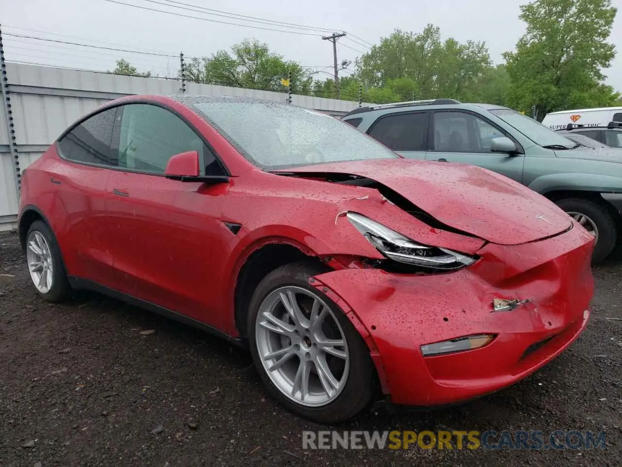 4 Photograph of a damaged car 5YJYGAEE6MF286601 TESLA MODEL Y 2021