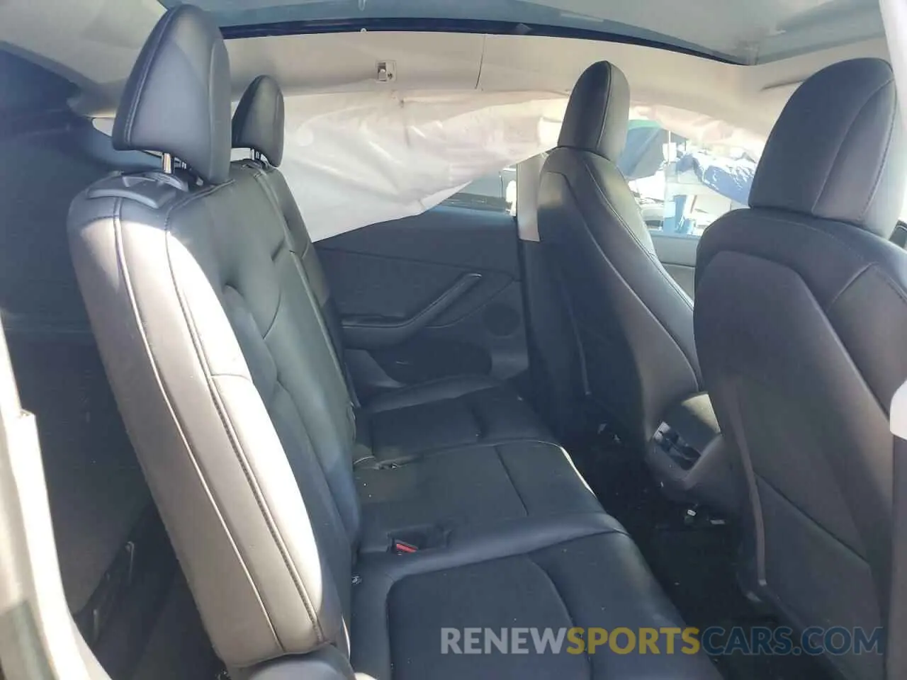 10 Photograph of a damaged car 5YJYGAEE7MF108891 TESLA MODEL Y 2021