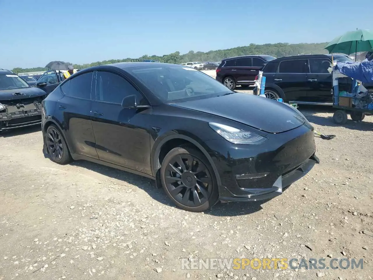 4 Photograph of a damaged car 5YJYGAEE7MF108891 TESLA MODEL Y 2021