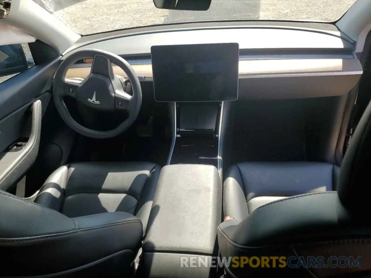 8 Photograph of a damaged car 5YJYGAEE7MF108891 TESLA MODEL Y 2021