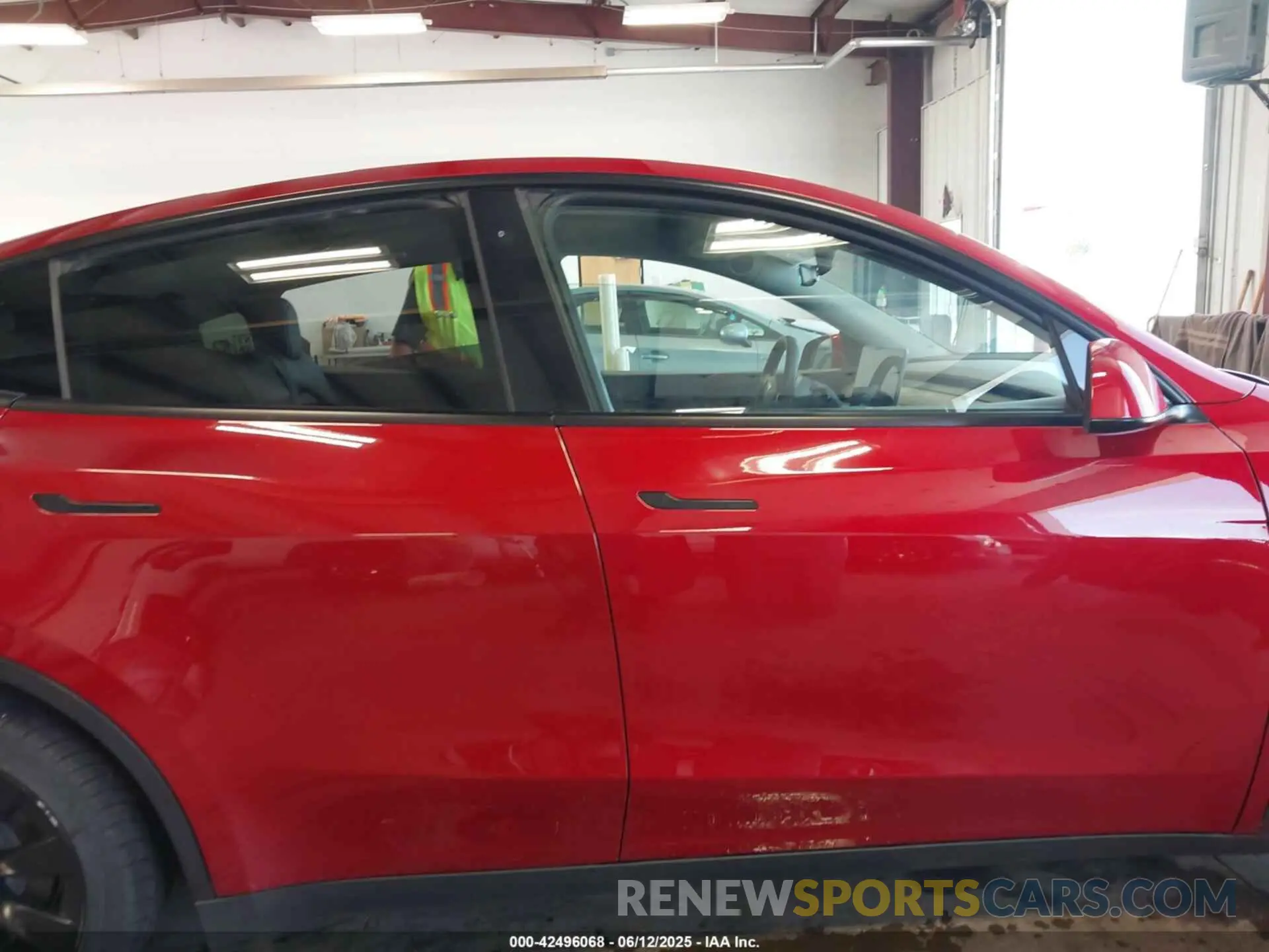 13 Photograph of a damaged car 5YJYGAEE7MF125853 TESLA MODEL Y 2021