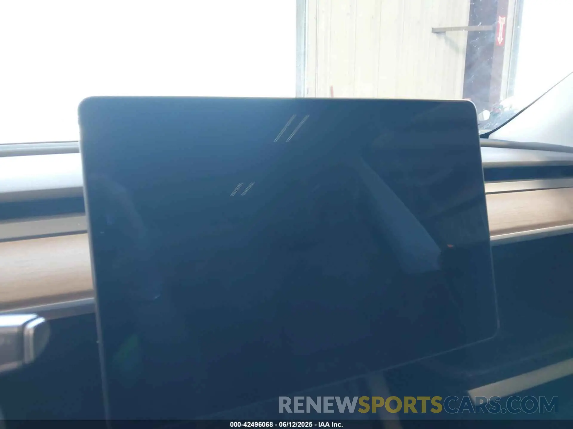 17 Photograph of a damaged car 5YJYGAEE7MF125853 TESLA MODEL Y 2021
