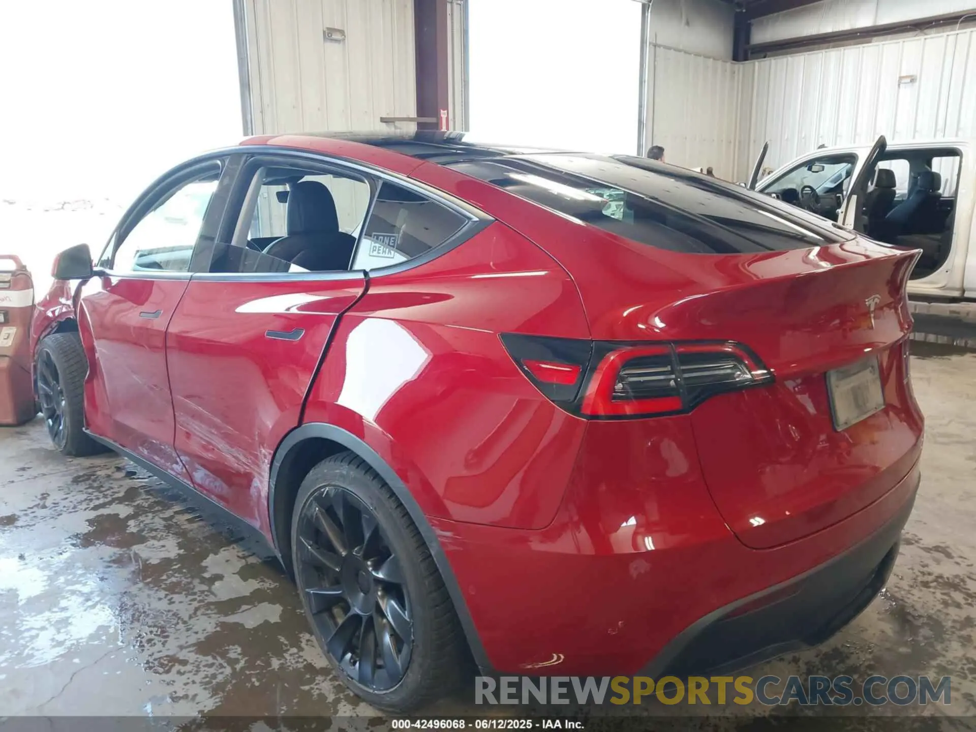 3 Photograph of a damaged car 5YJYGAEE7MF125853 TESLA MODEL Y 2021