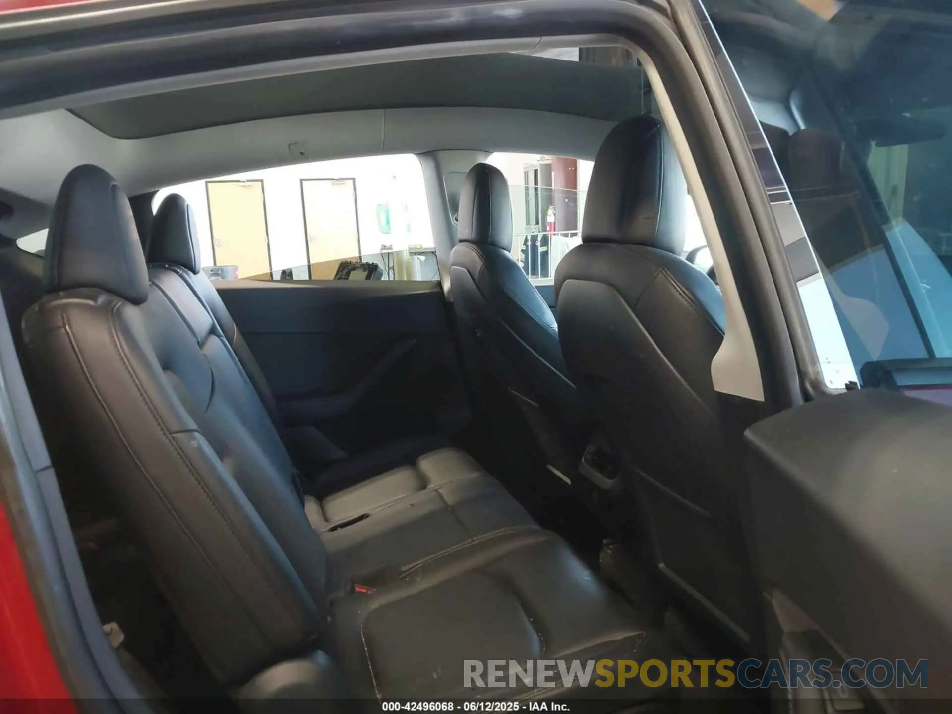 8 Photograph of a damaged car 5YJYGAEE7MF125853 TESLA MODEL Y 2021