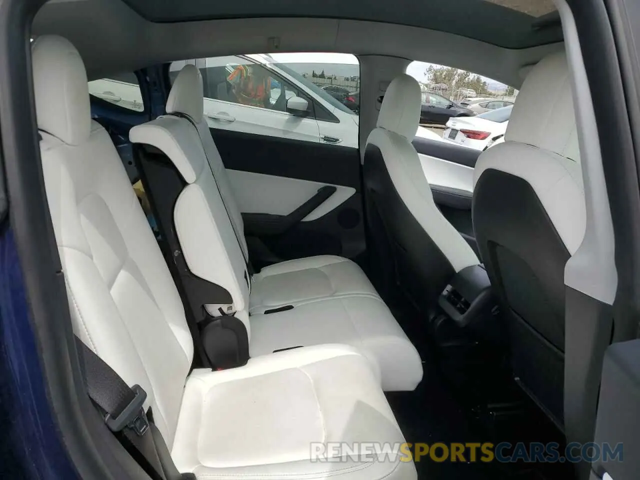 11 Photograph of a damaged car 5YJYGAEE7MF205265 TESLA MODEL Y 2021