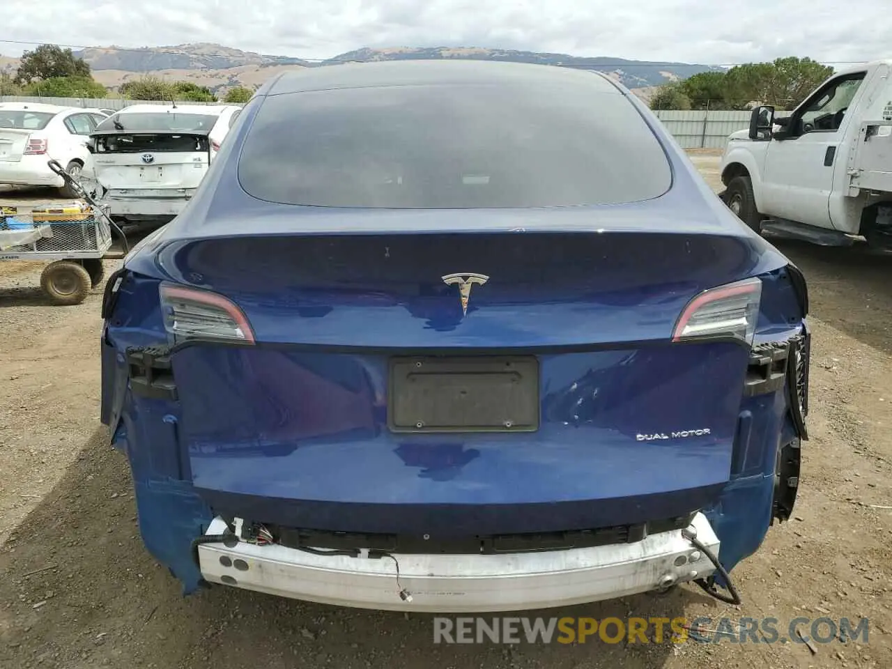 6 Photograph of a damaged car 5YJYGAEE7MF205265 TESLA MODEL Y 2021