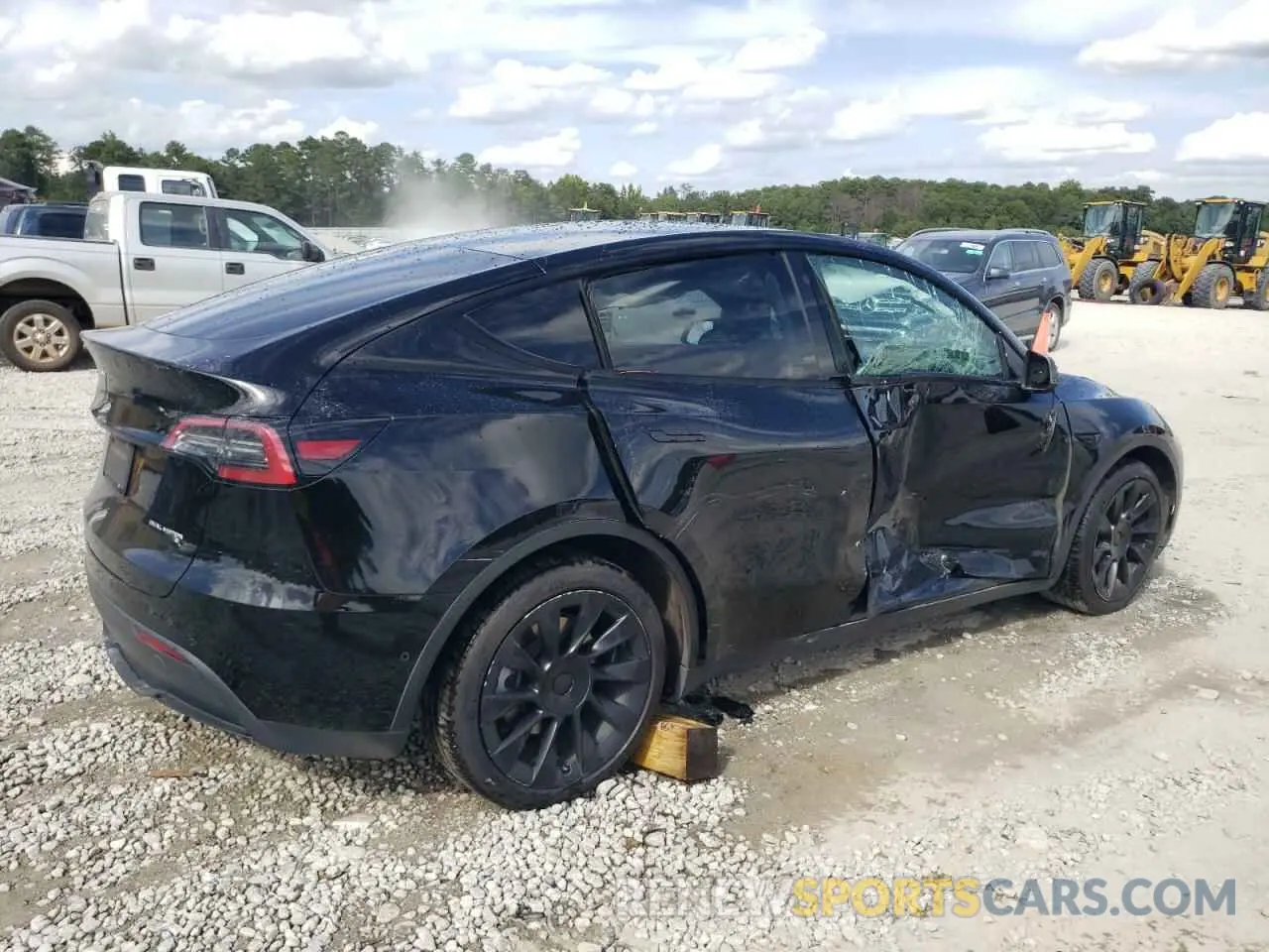 3 Photograph of a damaged car 5YJYGAEE7MF260881 TESLA MODEL Y 2021