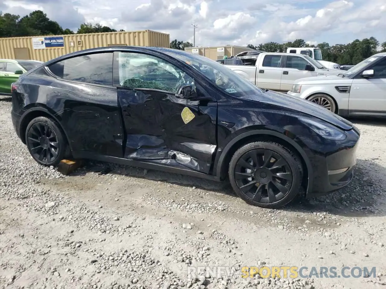 4 Photograph of a damaged car 5YJYGAEE7MF260881 TESLA MODEL Y 2021